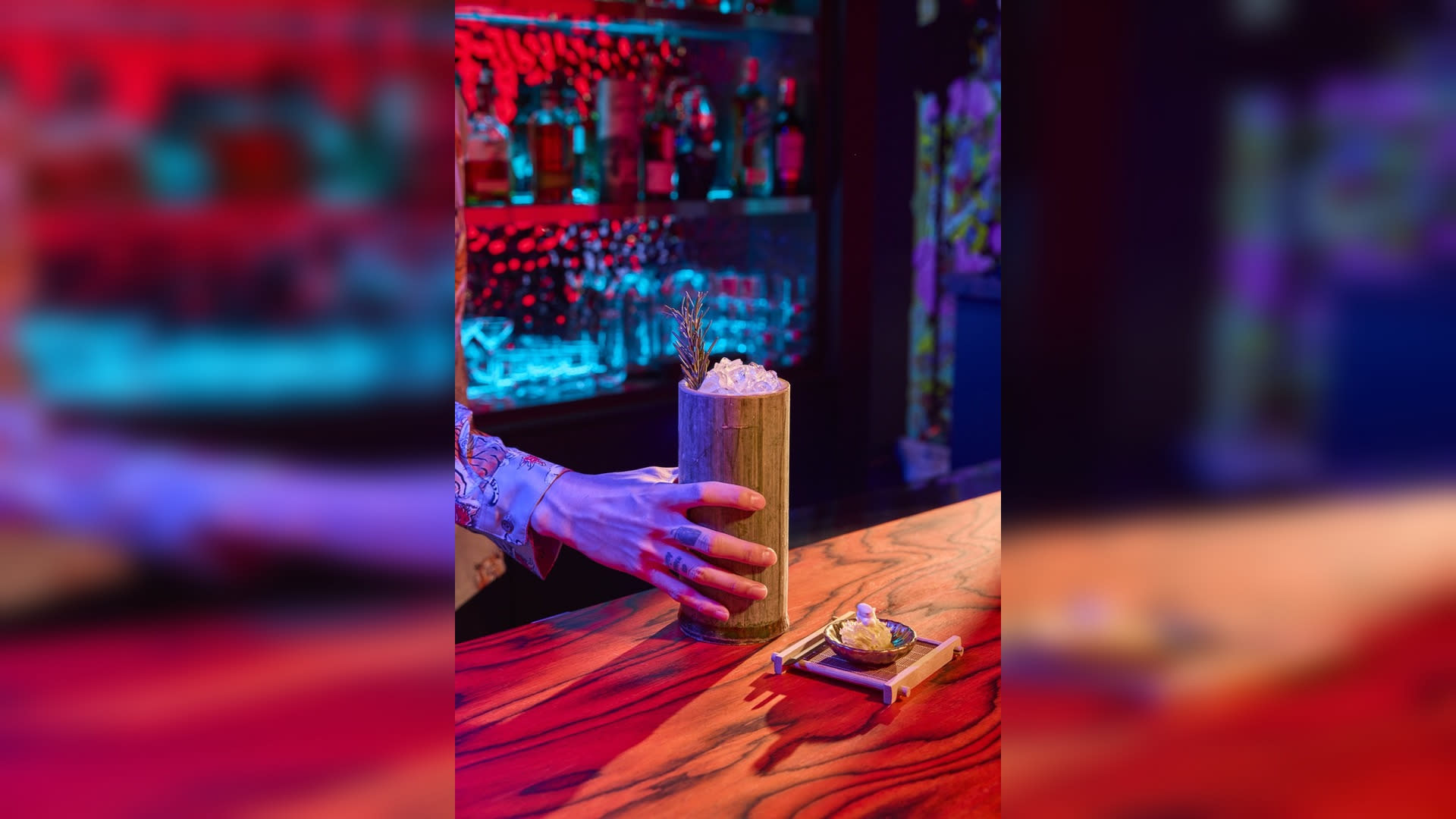 Seoul Korean Fortune Reading at a Unique Themed Bar - Thumbnail 3