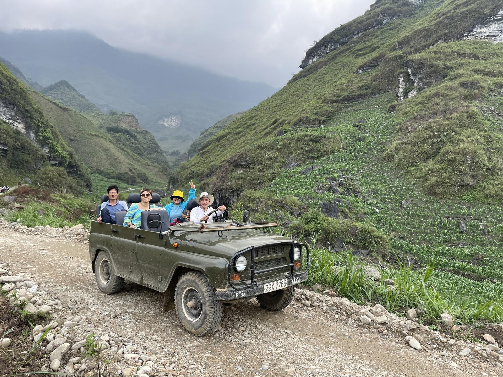 4D3N Explore Ha Giang Loop by Vintage Jeep - Image 1