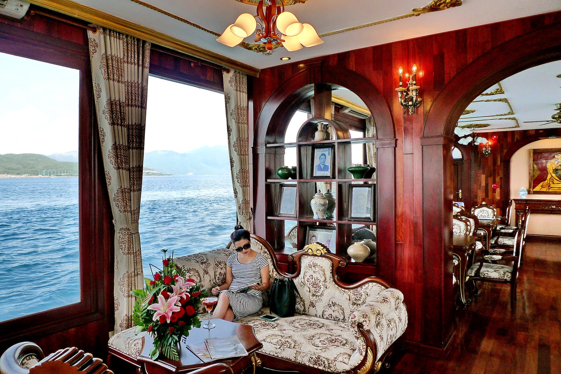 Sunset Cocktail and Dinner Luxury Emperor Cruise in Nha Trang - Thumbnail 9