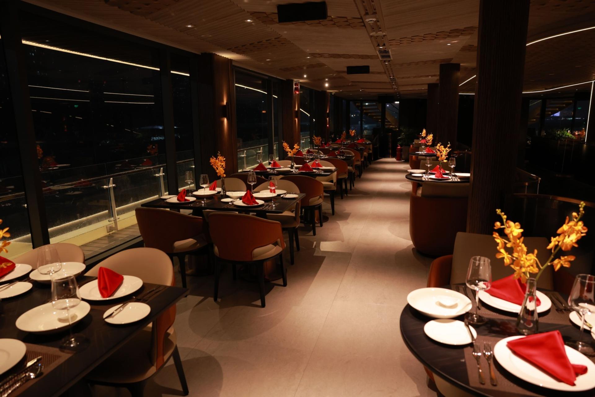 Elite Luxury Cruise | Dining Experience on the Saigon River - Thumbnail 18