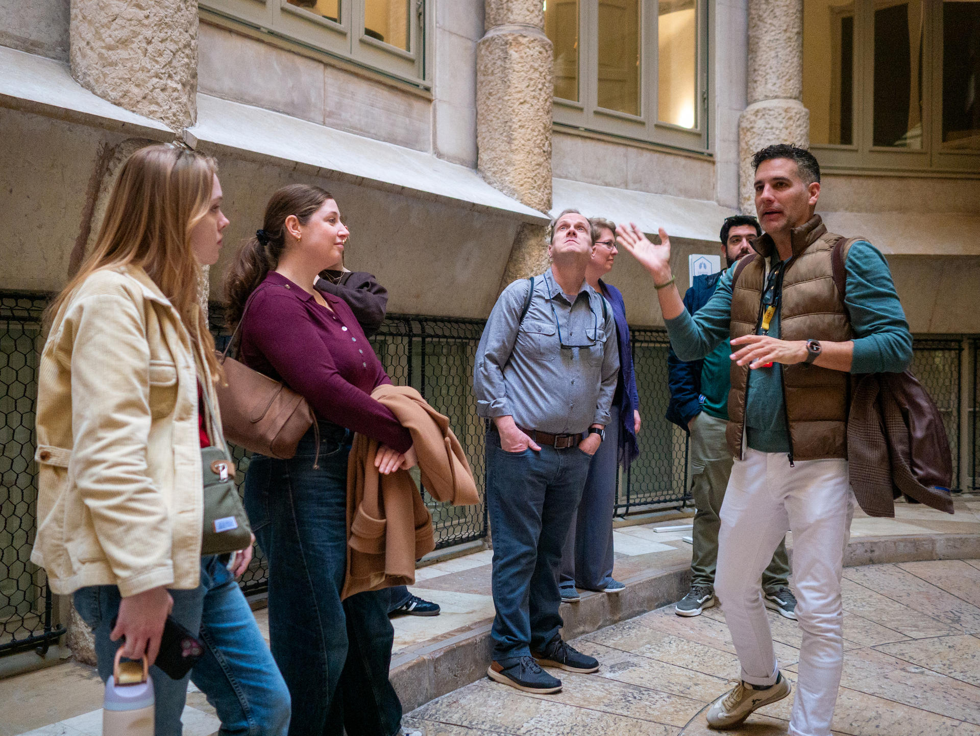 Sagrada Familia Golden Hour & Casa Mila Tour with Cava Tasting  - Thumbnail 13