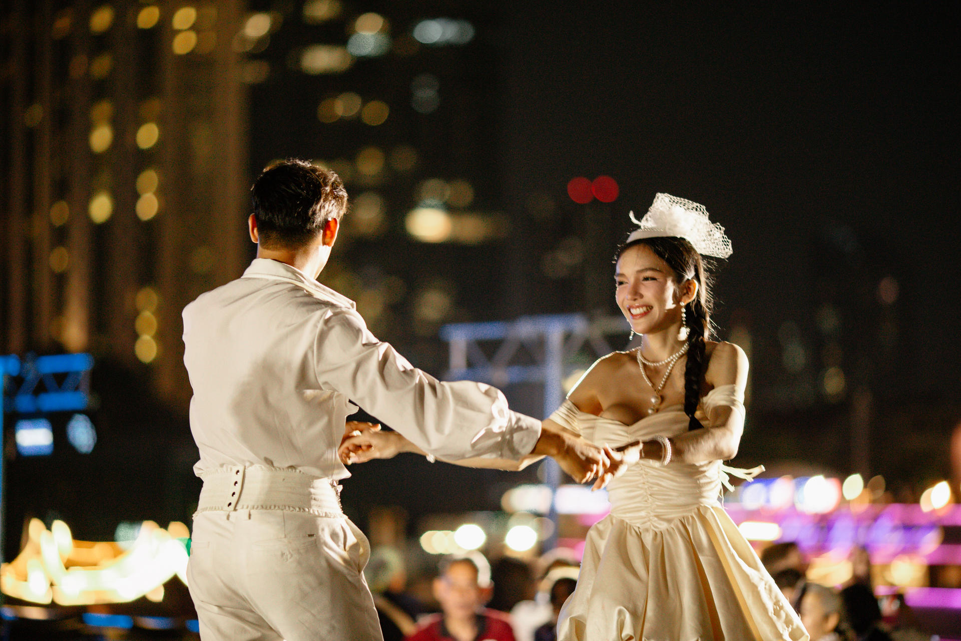 Riverside Carnival Cruise in Bangkok - Thumbnail 6