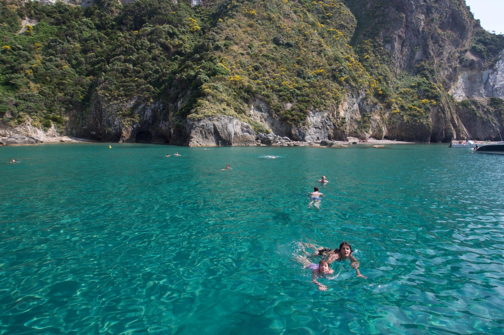 Ponza Island Boat Trip with Swimming and Lunch on Board - Thumbnail 4