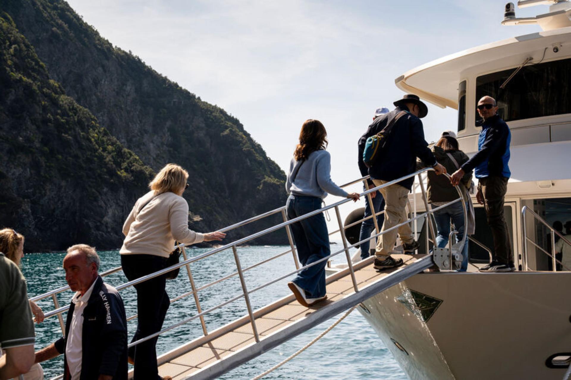 Cinque Terre & Pisa Guided Tour from Florence - Thumbnail 3