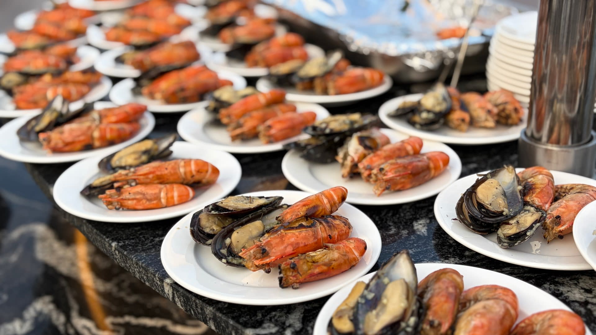 Noah Dinner Cruise in Bangkok - Thumbnail 7