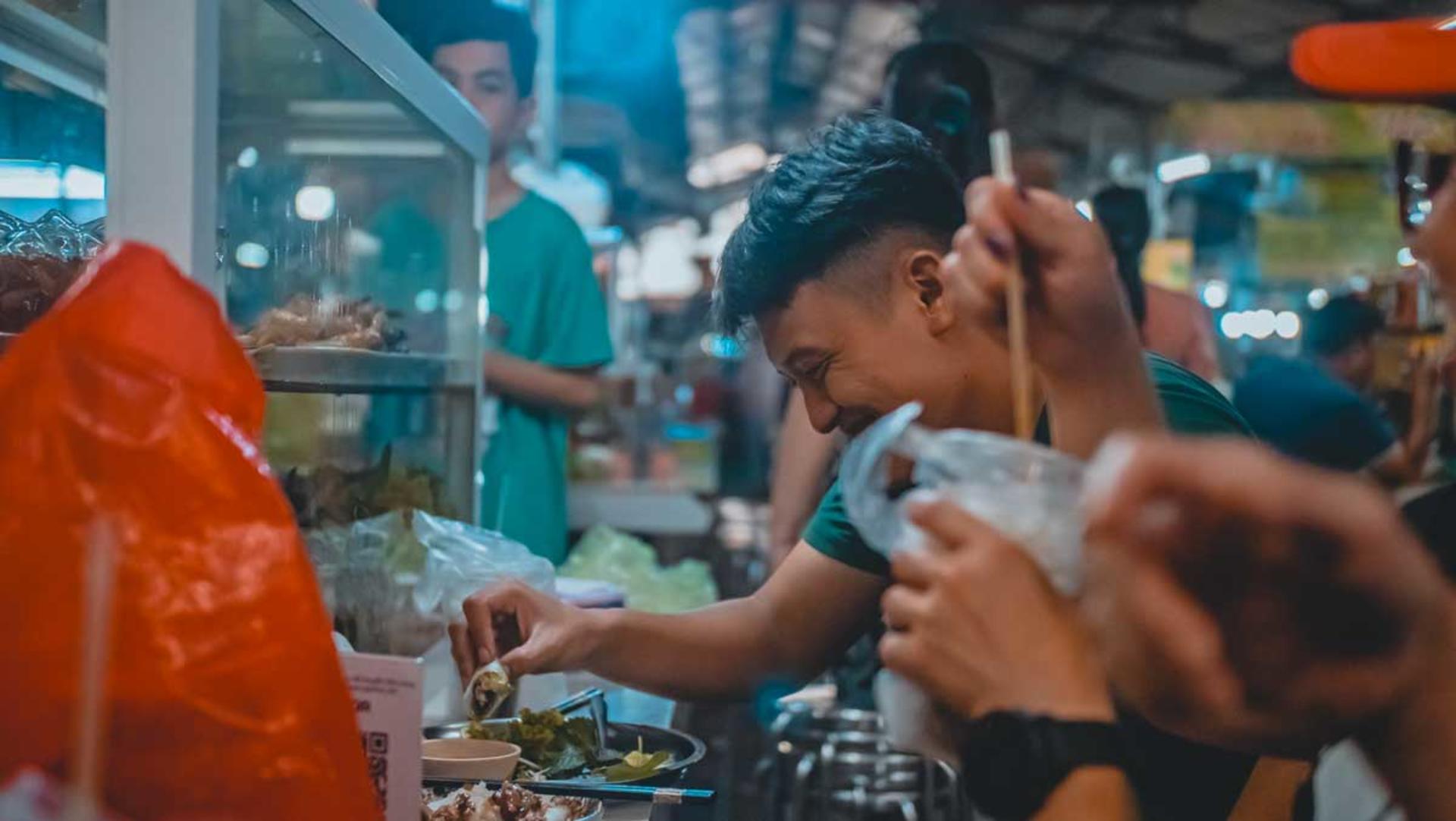 Ho Chi Minh City Night Street Food Tour with 6 Tastings - Thumbnail 8