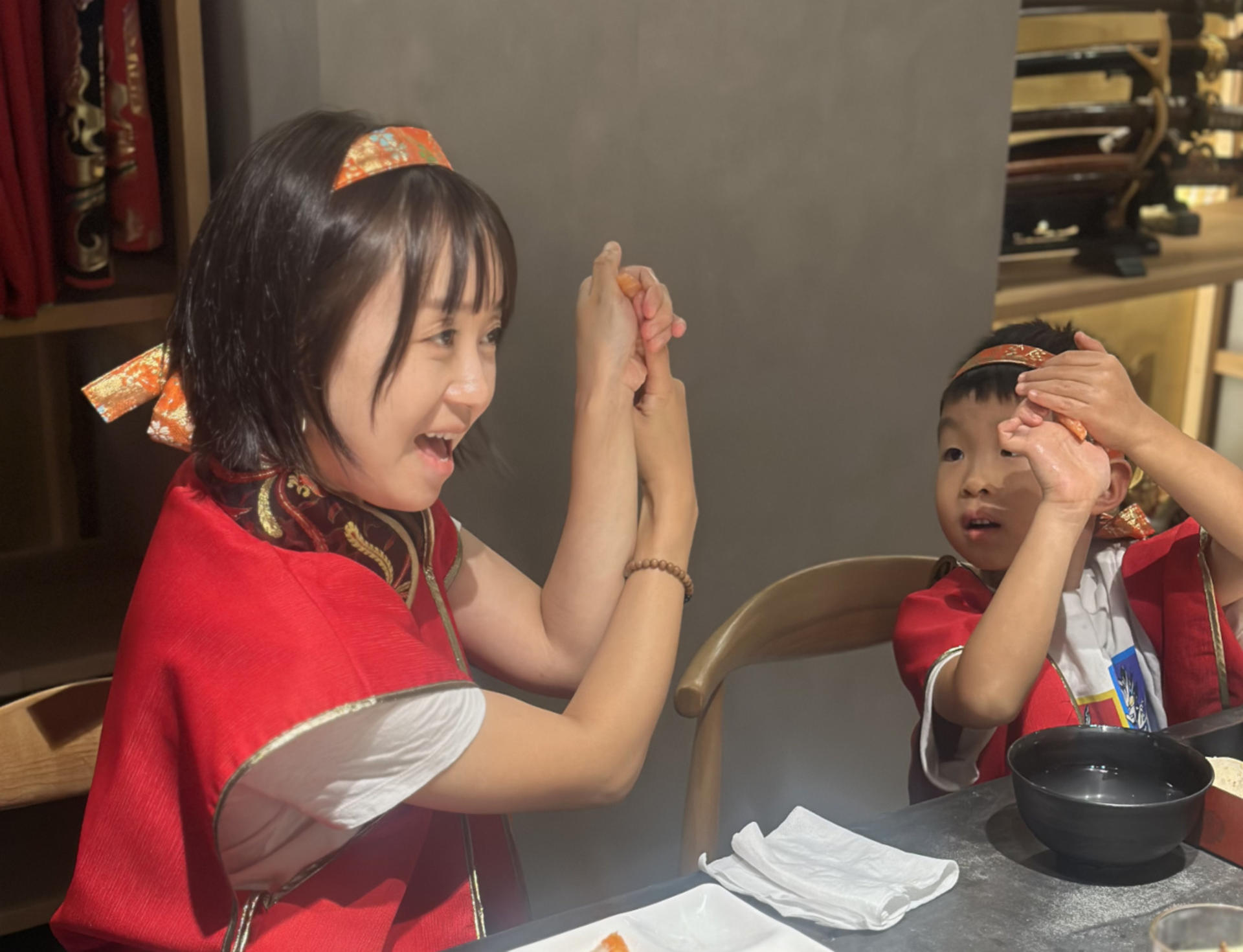 Luxury Samurai Sushi Dining Show in Asakusa Tokyo - Thumbnail 8