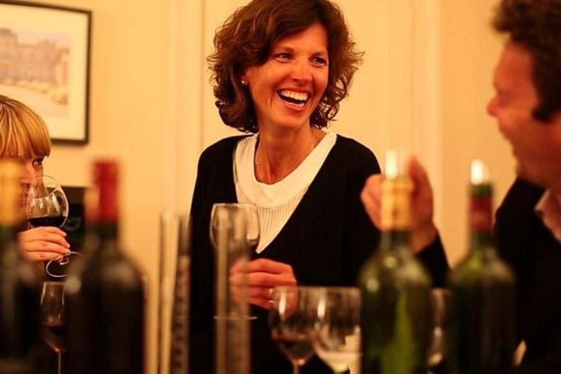 Wine blending workshop in Bordeaux - Thumbnail 3