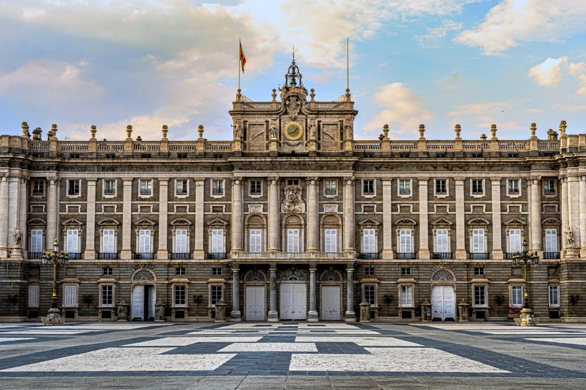Madrid : Royal Palace Expert Guided Tour - Thumbnail 3