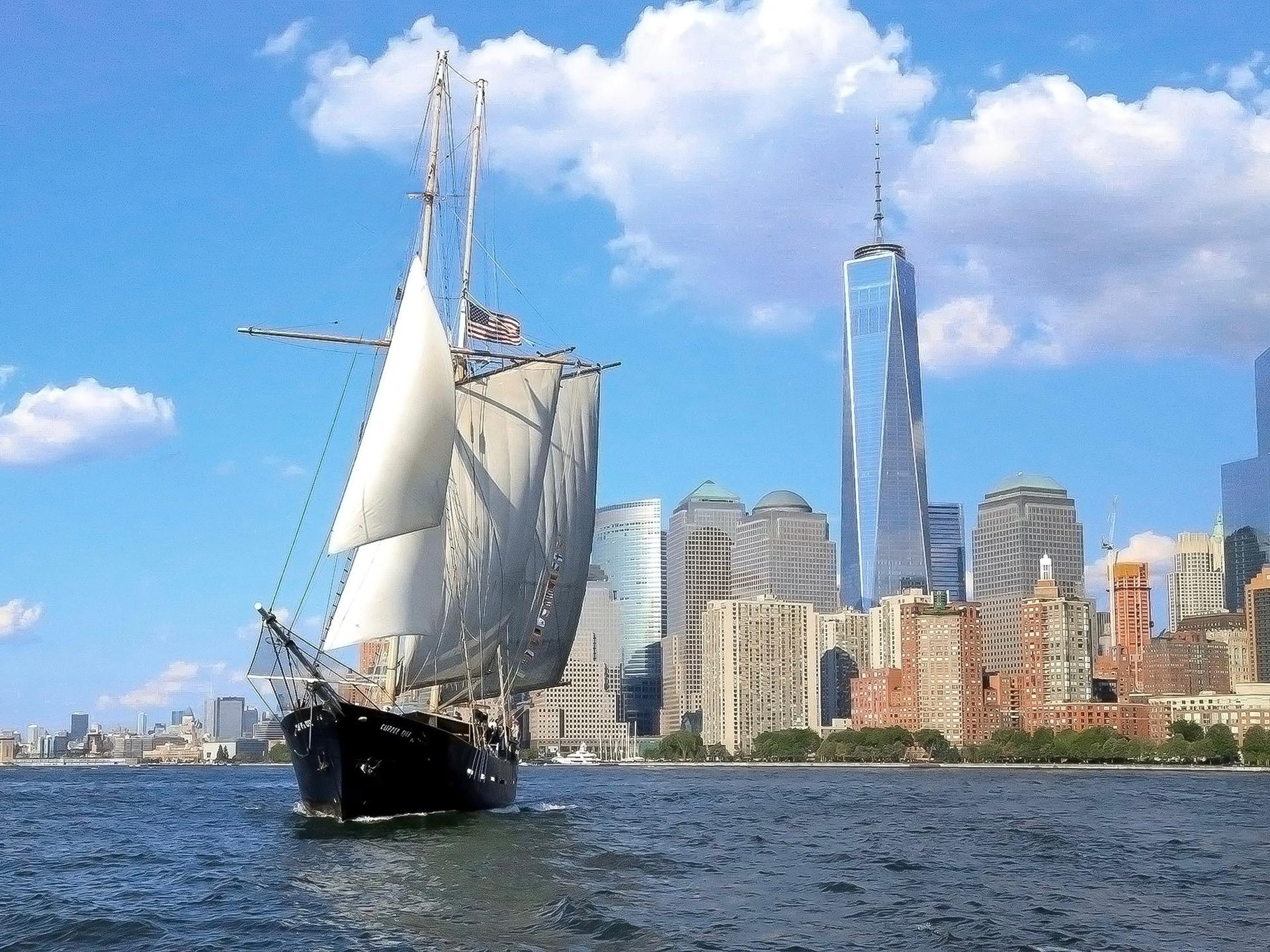 Afternoon Golden Hour or Sunset Wine and Jazz Sail Experience in NYC - Image 1