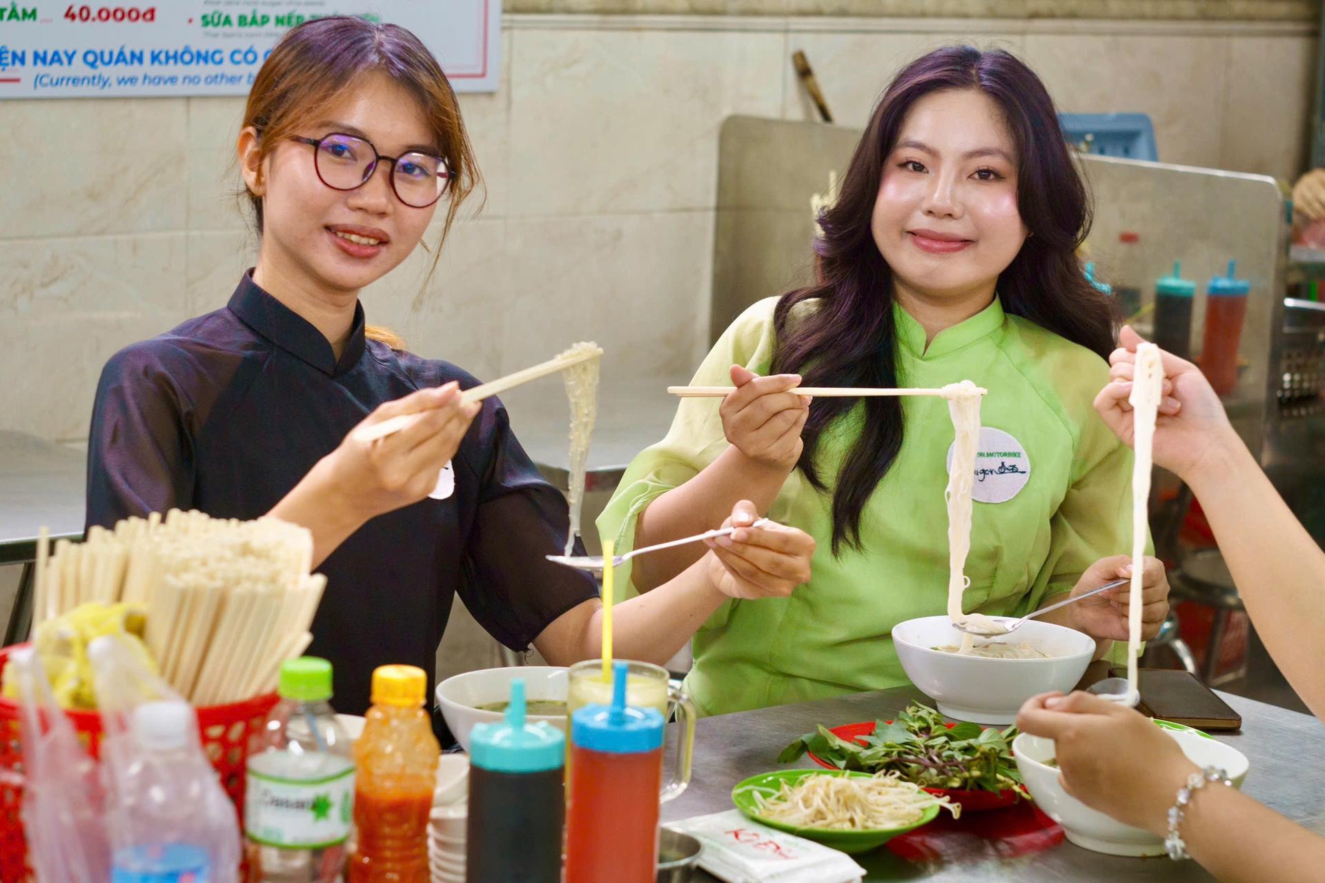 Ho Chi Minh City: Street Food Tour with 12 Tastings - Thumbnail 57
