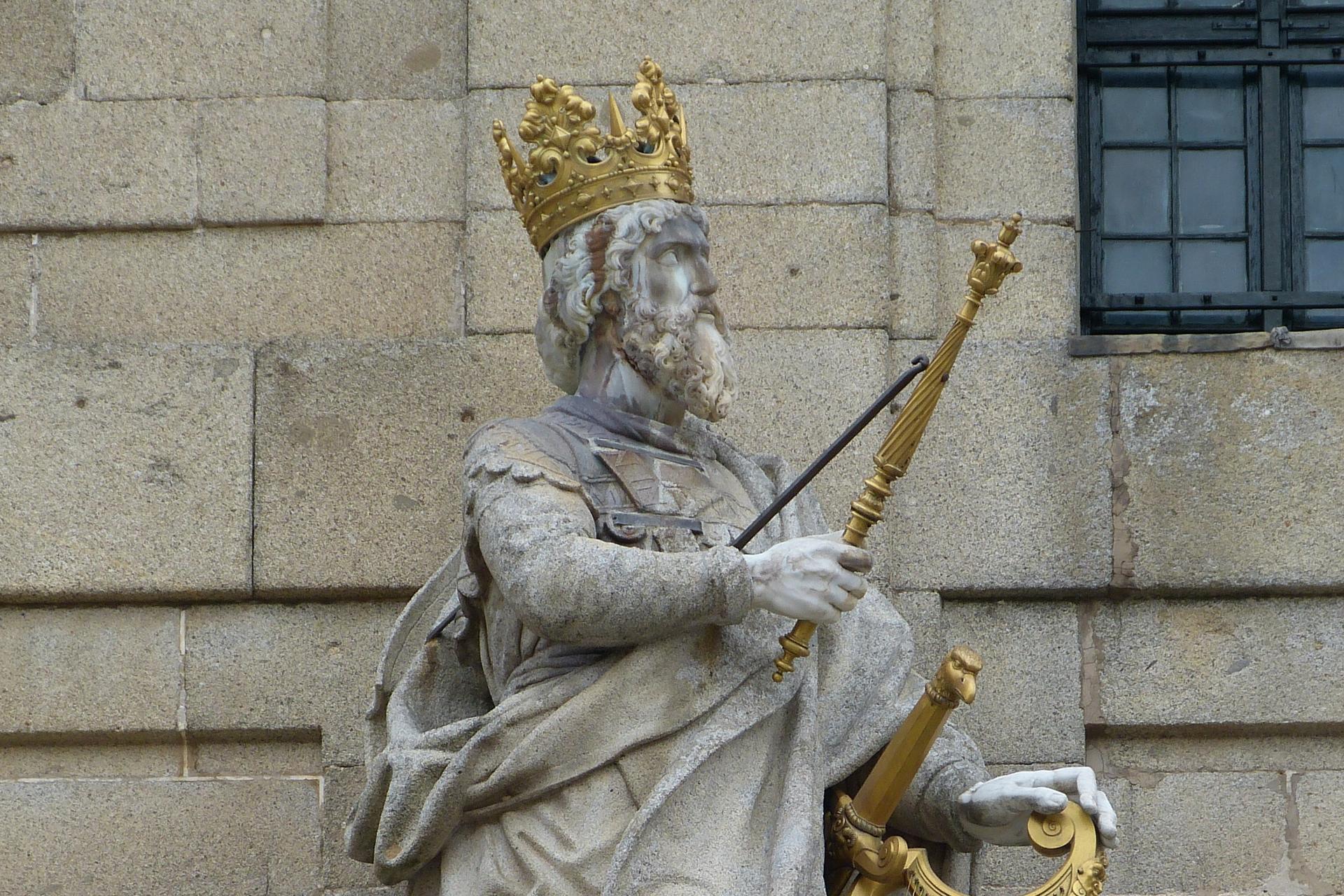 El Escorial, Valley, and Segovia with cathedral day tour from Madrid - Thumbnail 4