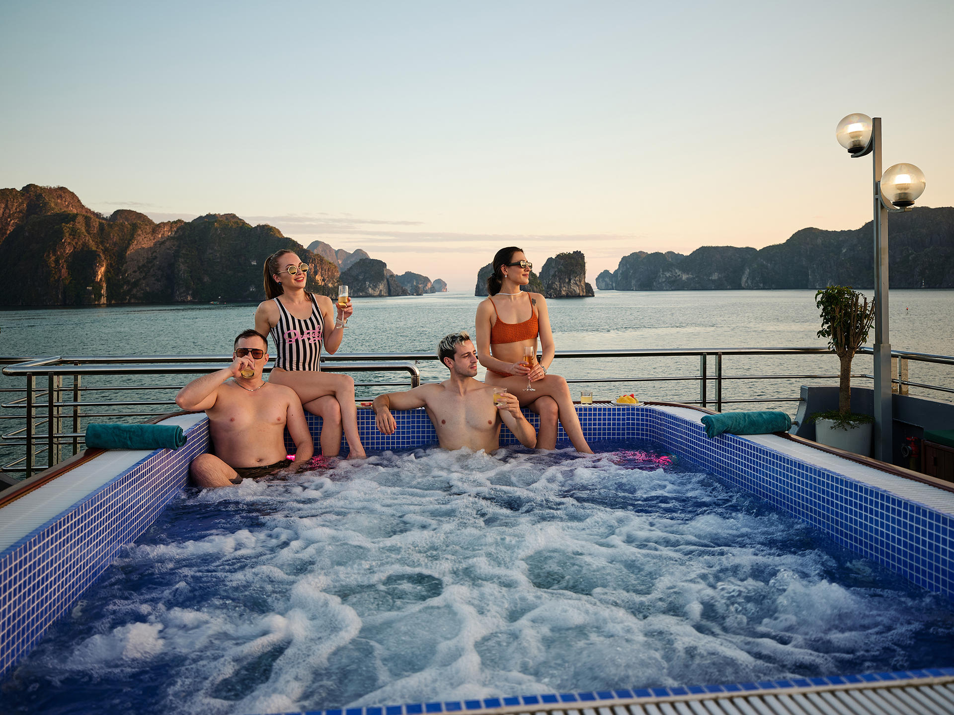 Sea Lion Day Cruise: Ha Long Bay, Sung Sot, Ti Top - Thumbnail 16