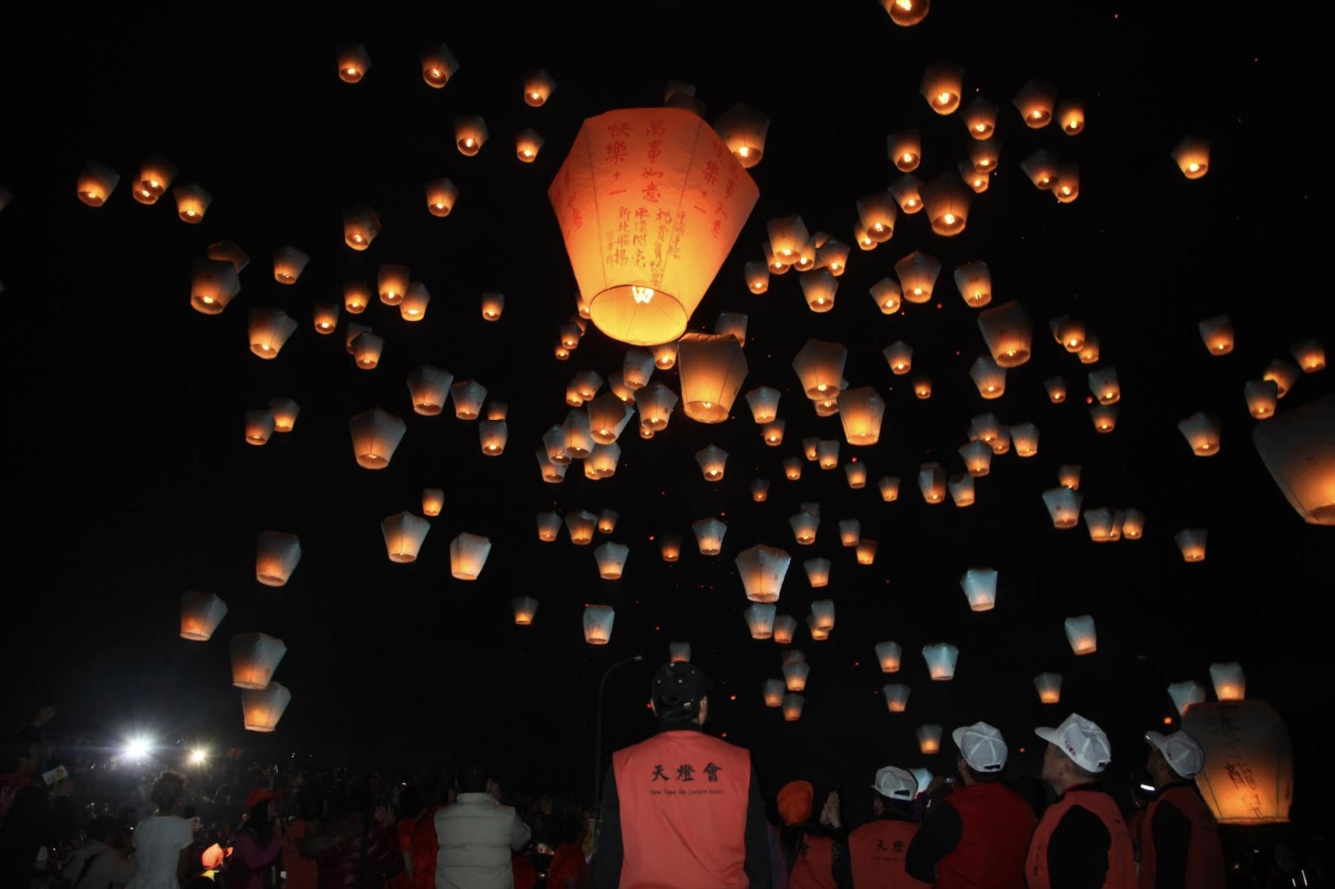 Two-Day Private Car Tour of Thailand: Yehliu Ocean World & Shifen Sky Lantern & DIY Workshop - Thumbnail 3