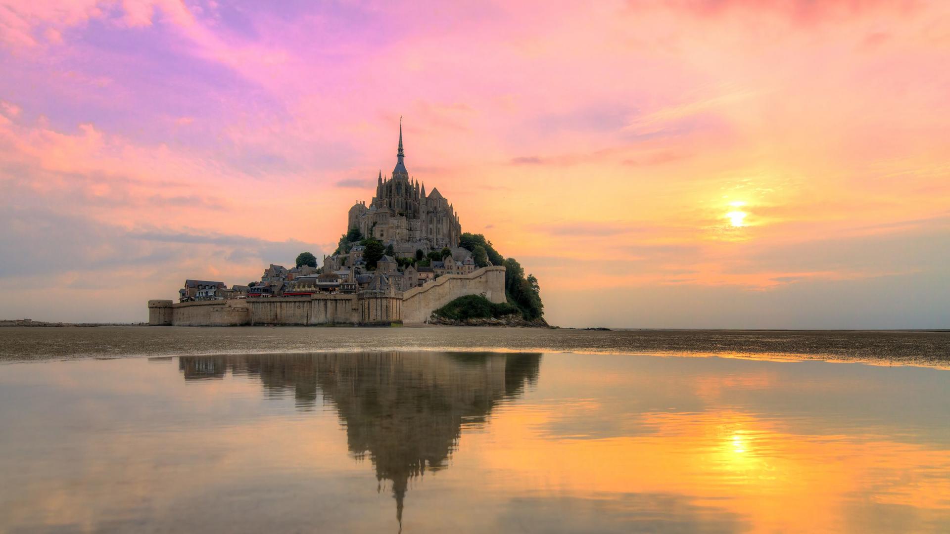 Mont Saint-Michel & Omaha Beach Full-Day Small Group Tour from Paris - Image 1