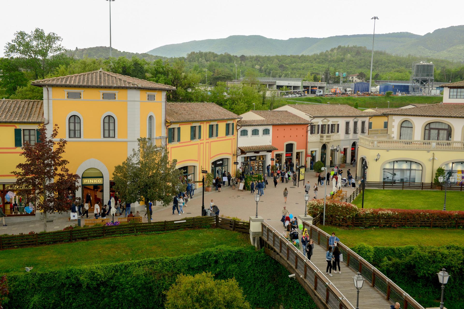 Shuttle Bus to Barberino Designer Outlet from Florence - Thumbnail 5
