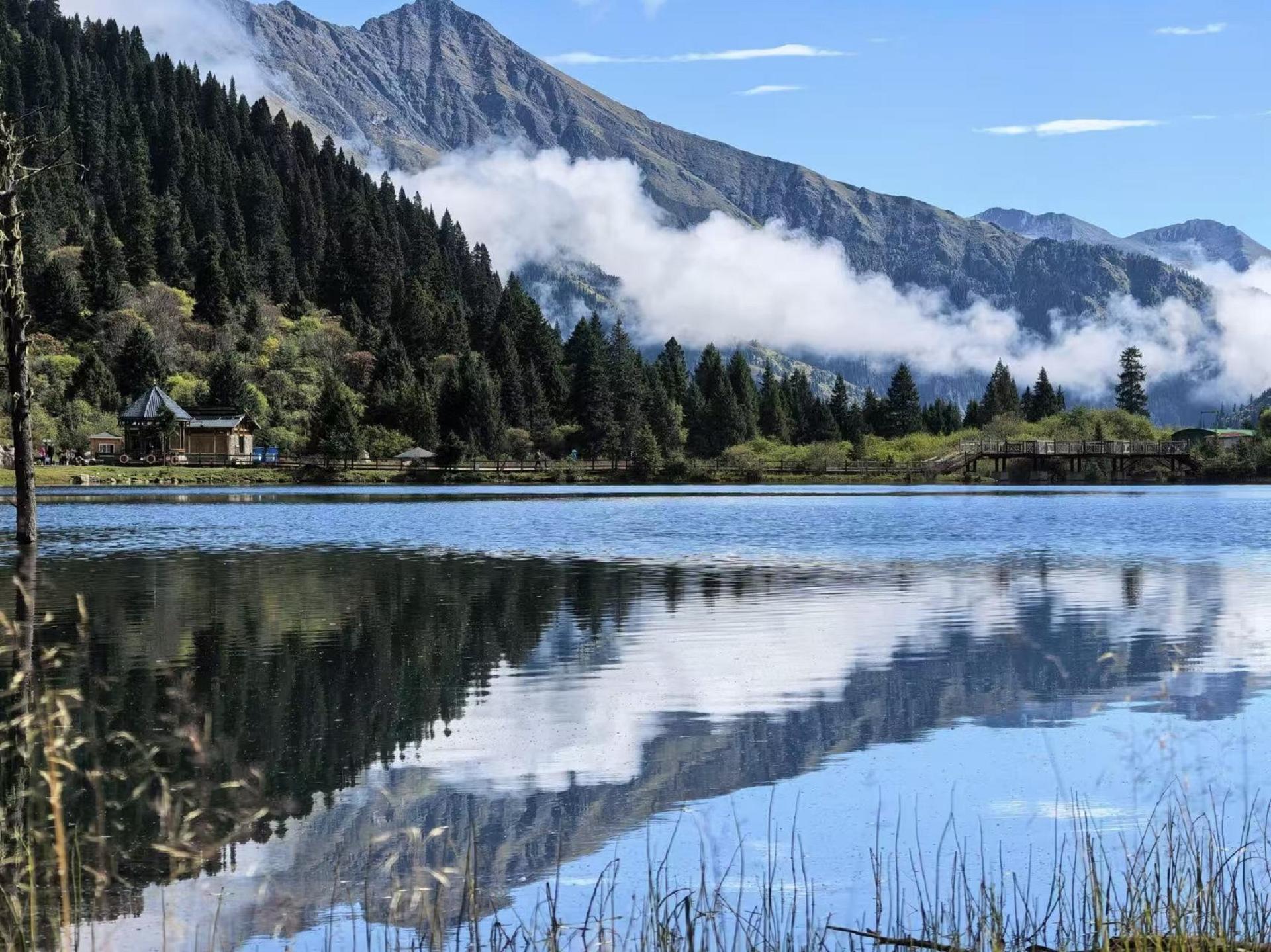 Sichuan Bipenggou & Dagu Glacier Pure Play 2-Day Tour - Thumbnail 10