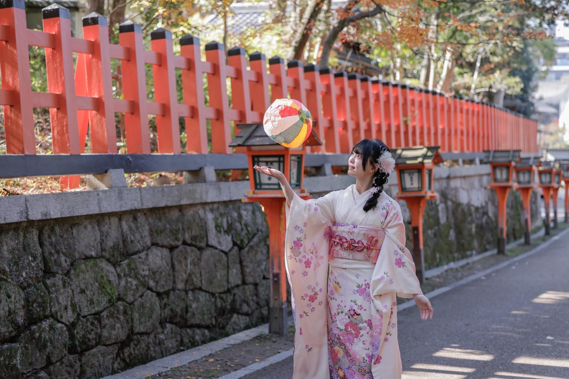 Kyoto Aiwafuku Fushimi Inari Store: Explore the Senbon Torii, Kimono Rental + Japanese-style Hair Set with Makeup and Photo Shoot available as optional extras (Aiwafuku Fushimi Inari Store) - Thumbnail 23