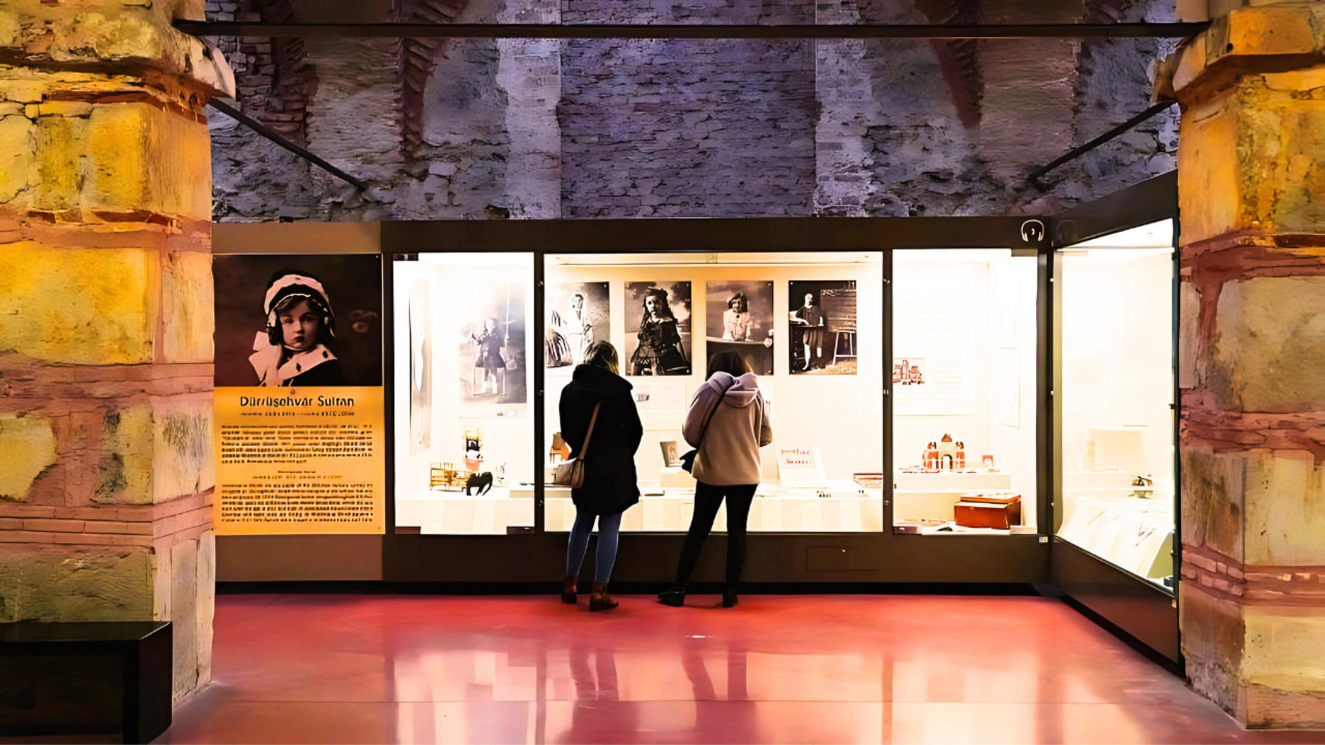 The Palace Collections Museum Skip-the-Ticket-Line Entry with Audio Guide - Thumbnail 2