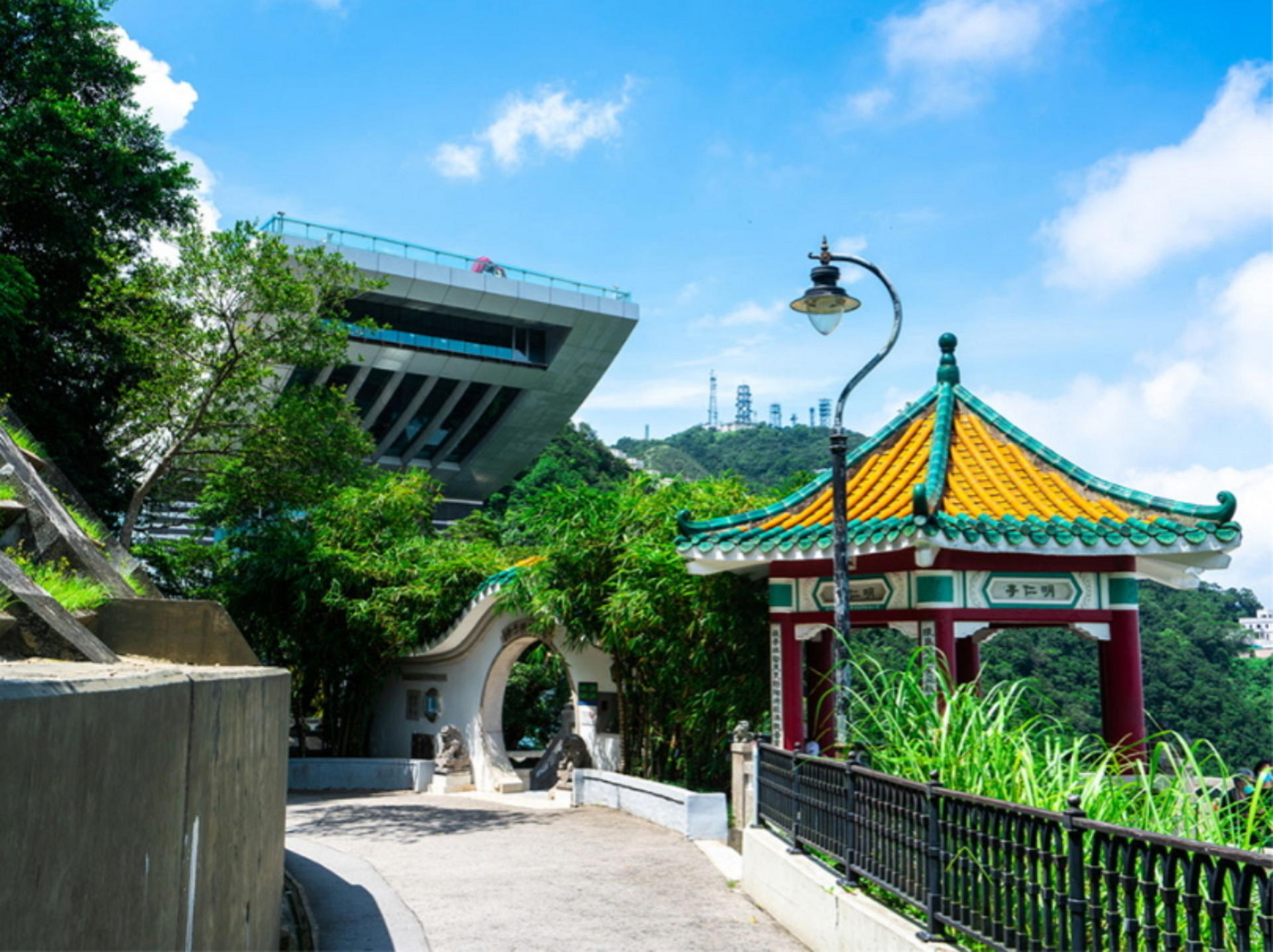 Hong Kong Private Tour by Luxury 7-Seater with Top Guide - Thumbnail 5