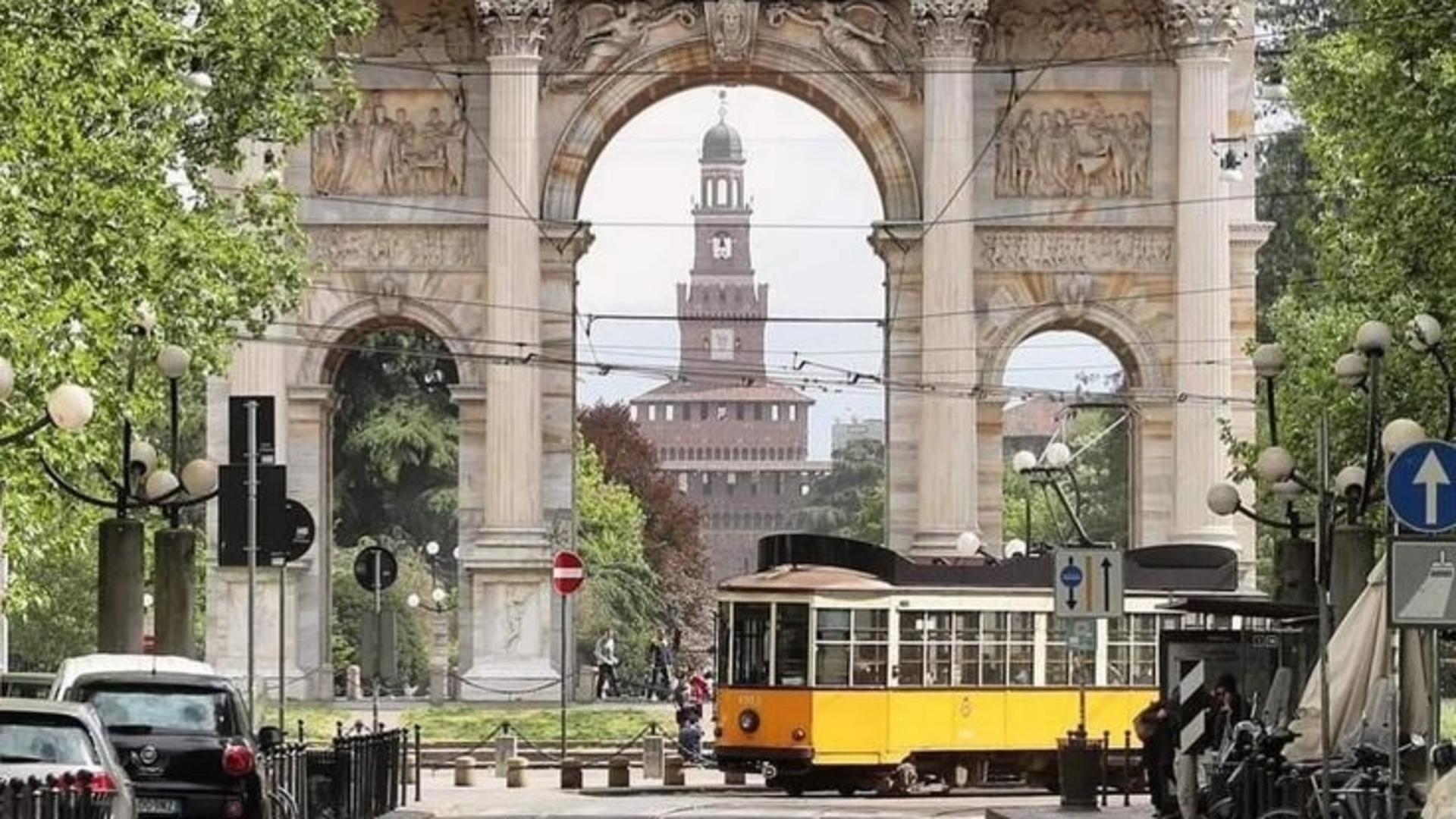 Torre Branca and Sforza Castle tour in Milan - Thumbnail 3