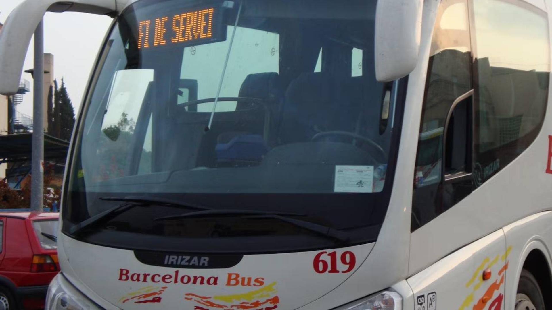 Girona - Costa Brava Airport to Barcelona bus - Thumbnail 2