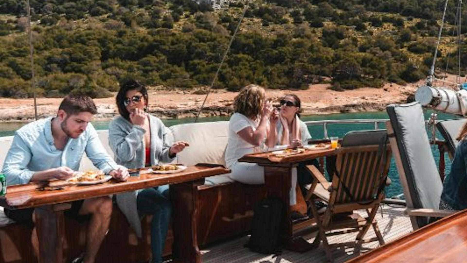 Sailboat cruise experience in Agistri, Moni & Aegina - Thumbnail 2