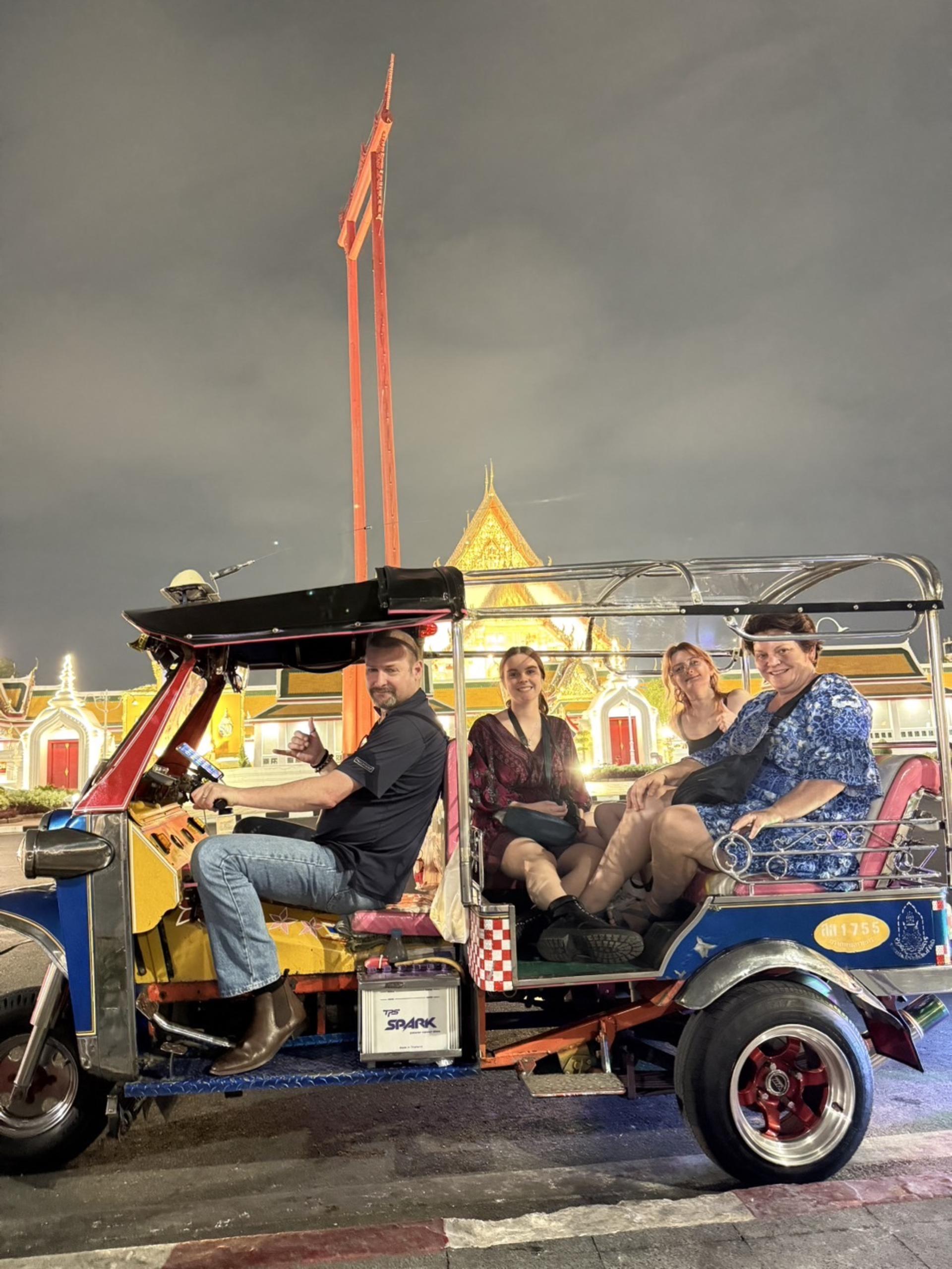 Bangkok Night Tour: Food, Temple & Tuk-Tuk - Thumbnail 16