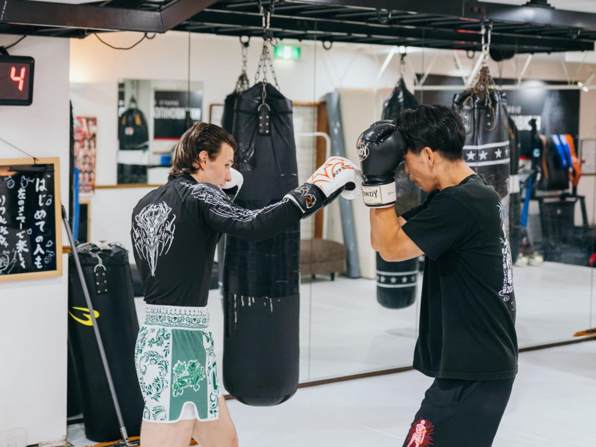 [Experience Tours Osaka]: Kickboxing with Pro Fighters - Thumbnail 16