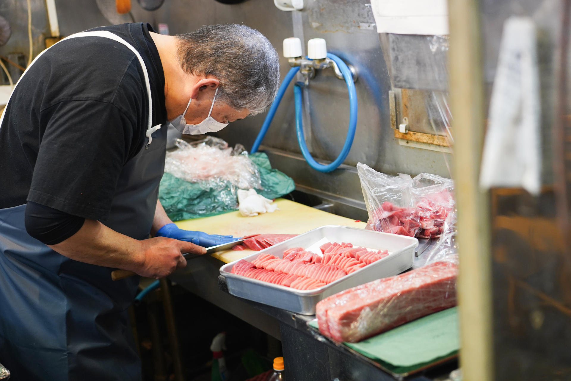 Tsukiji Fish Market Tour : Behind the Scenes & 10 Seafood Tastings  - Thumbnail 5