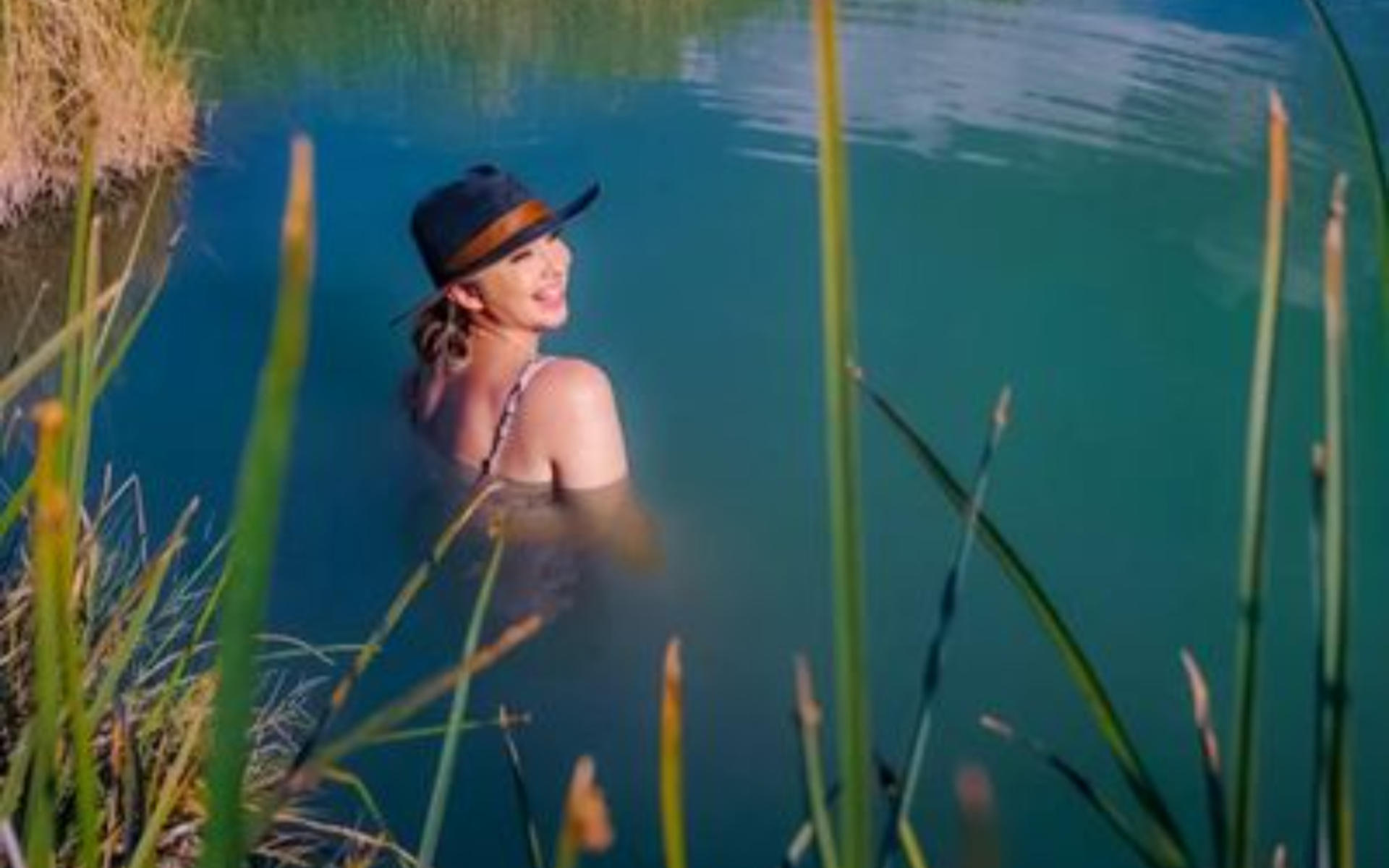 Soak Under the Stars in a Secret Hot Spring Experience - Thumbnail 2