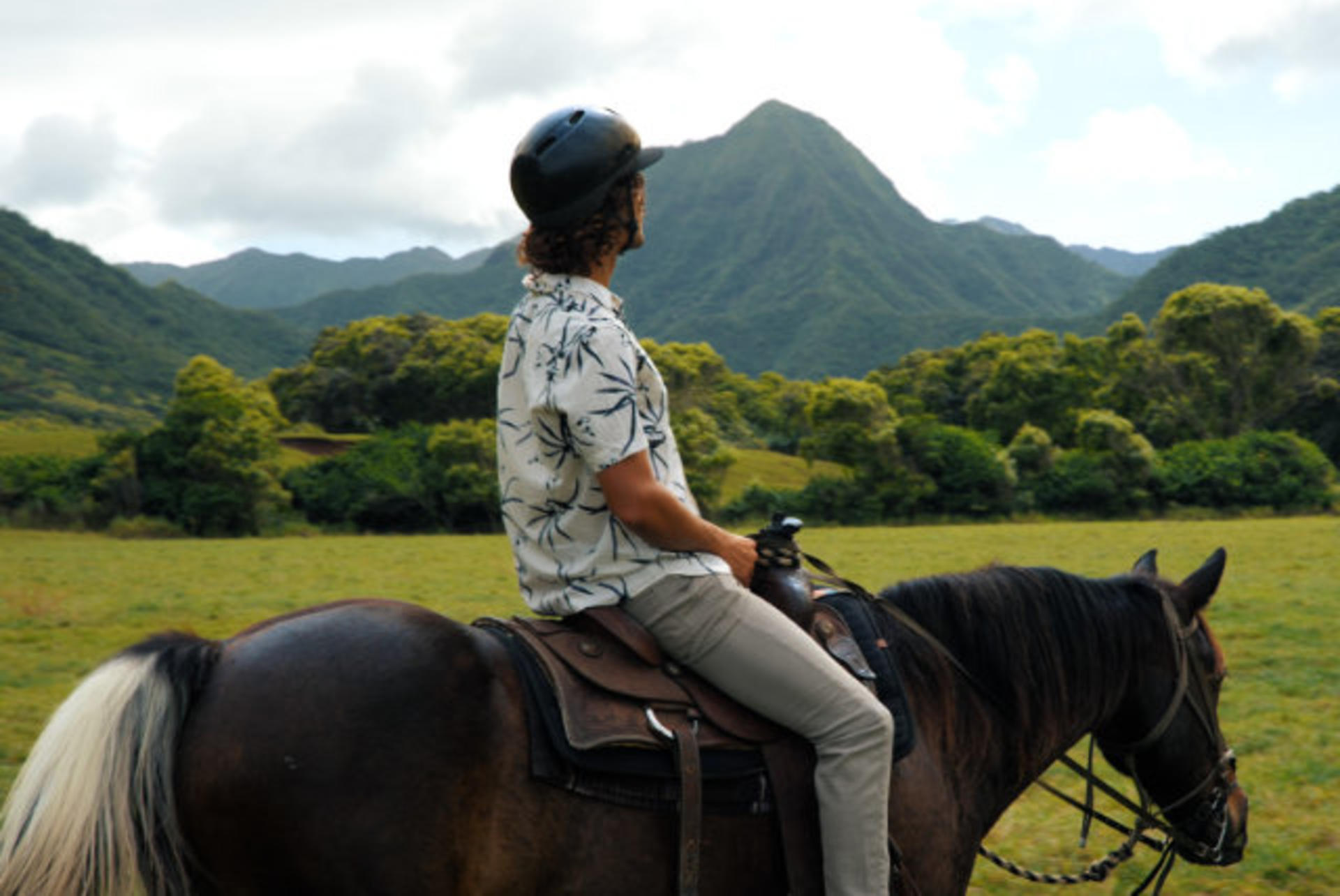 Kualoa Jurassic Valley Horseback Guided Tour - Thumbnail 7