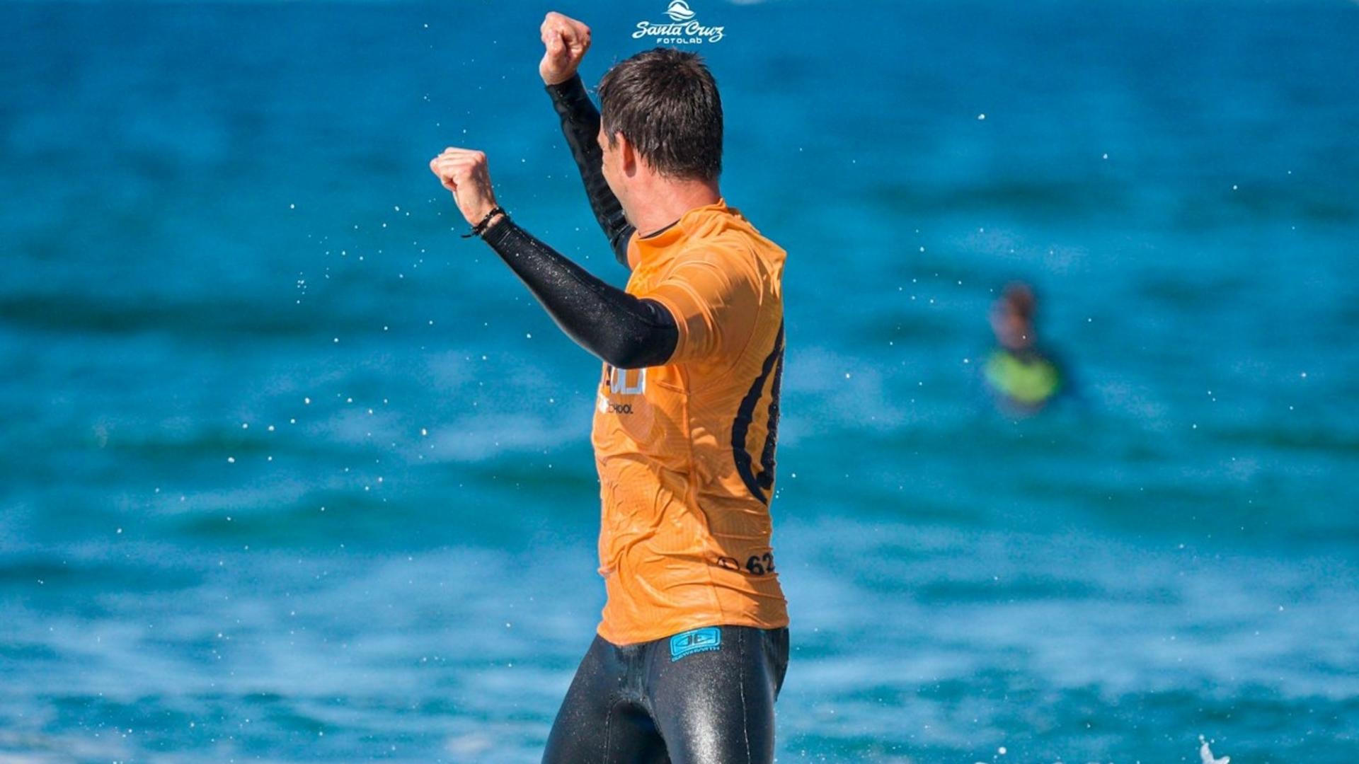 Surf lesson in Playa de las Americas - Thumbnail 4