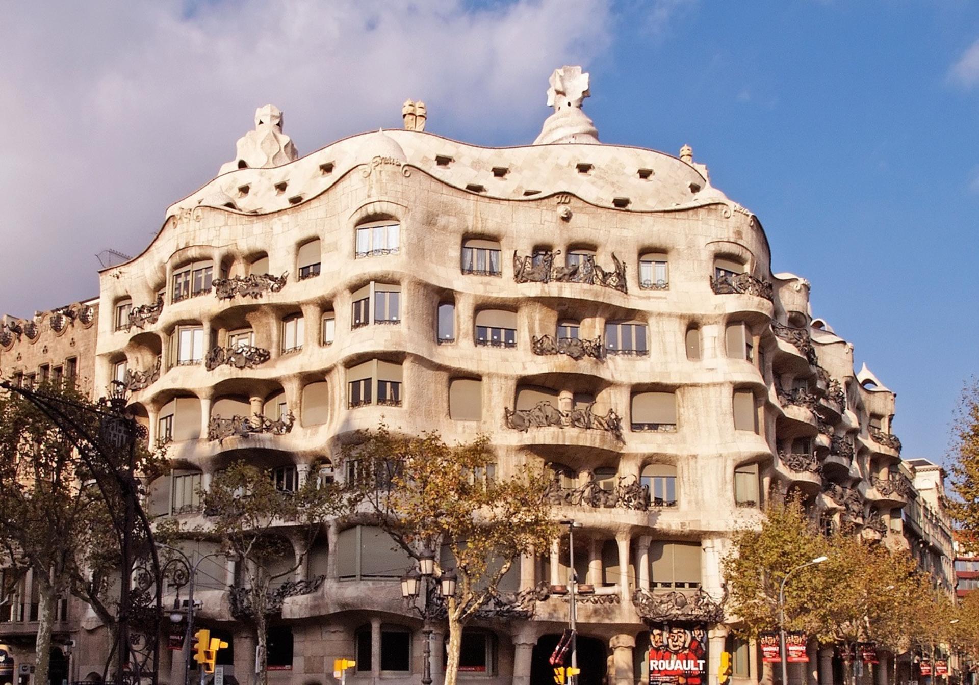 The Best of Barcelona from Madrid in One Day - Thumbnail 5