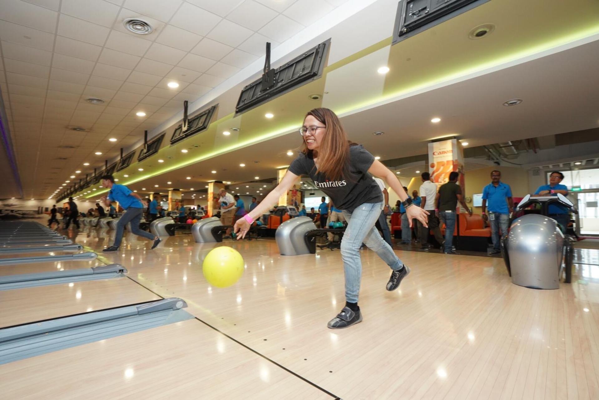 Bowl with SingaporeBowling@Rifle Range in Temasek Club - Thumbnail 2