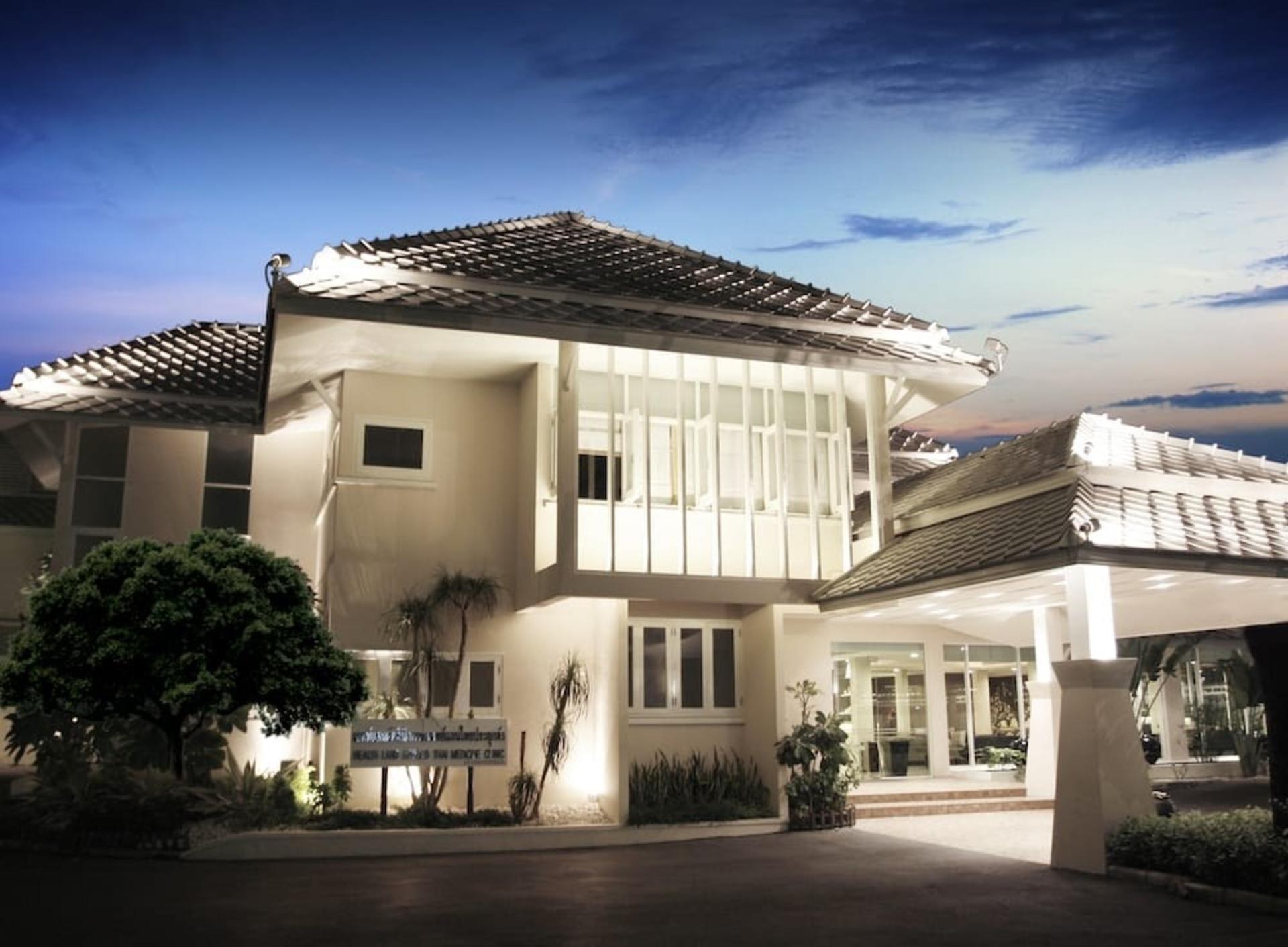 Health Land Spa at Ekkamai in Bangkok - Image 1