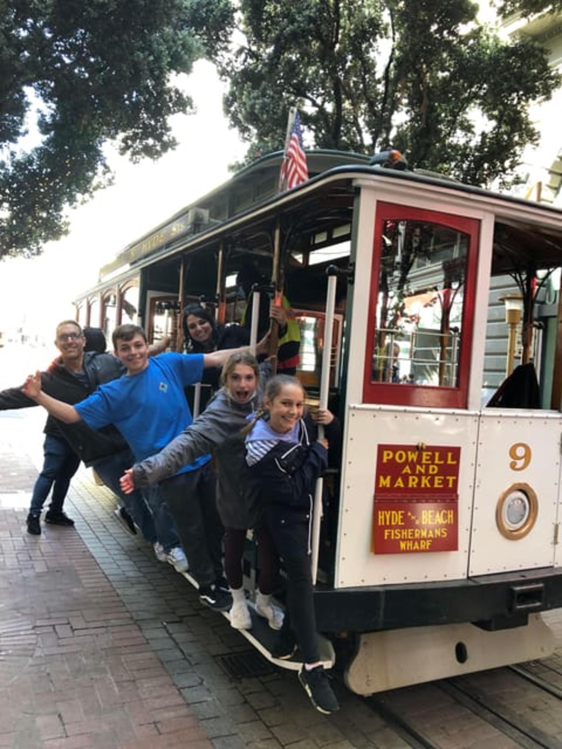 San Francisco Cable Car with App Guided Tour and Single Ride - Thumbnail 4