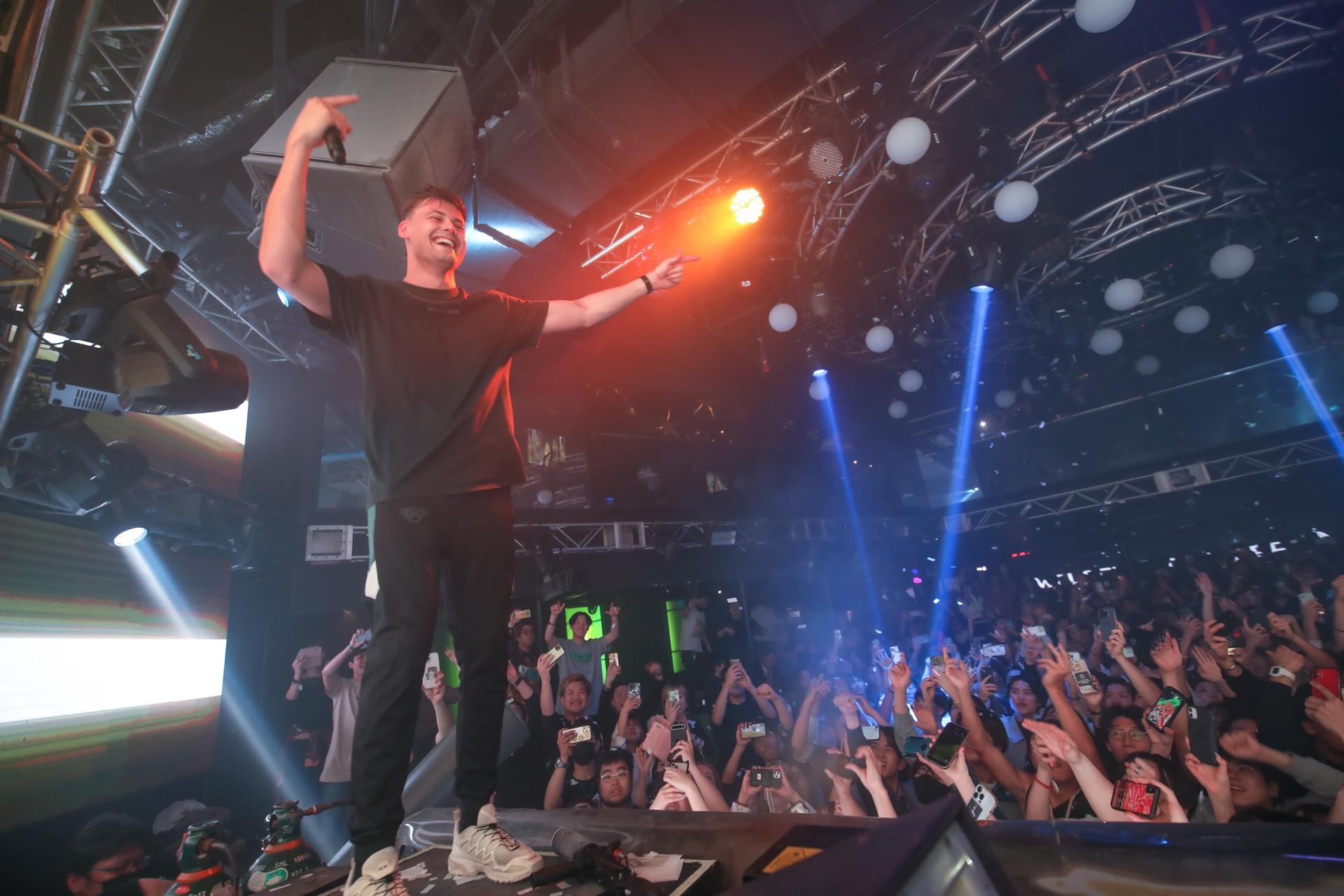 Tokyo Shinjuku: WARP Nightclub Ticket & VIP (For Foreign) - Thumbnail 25
