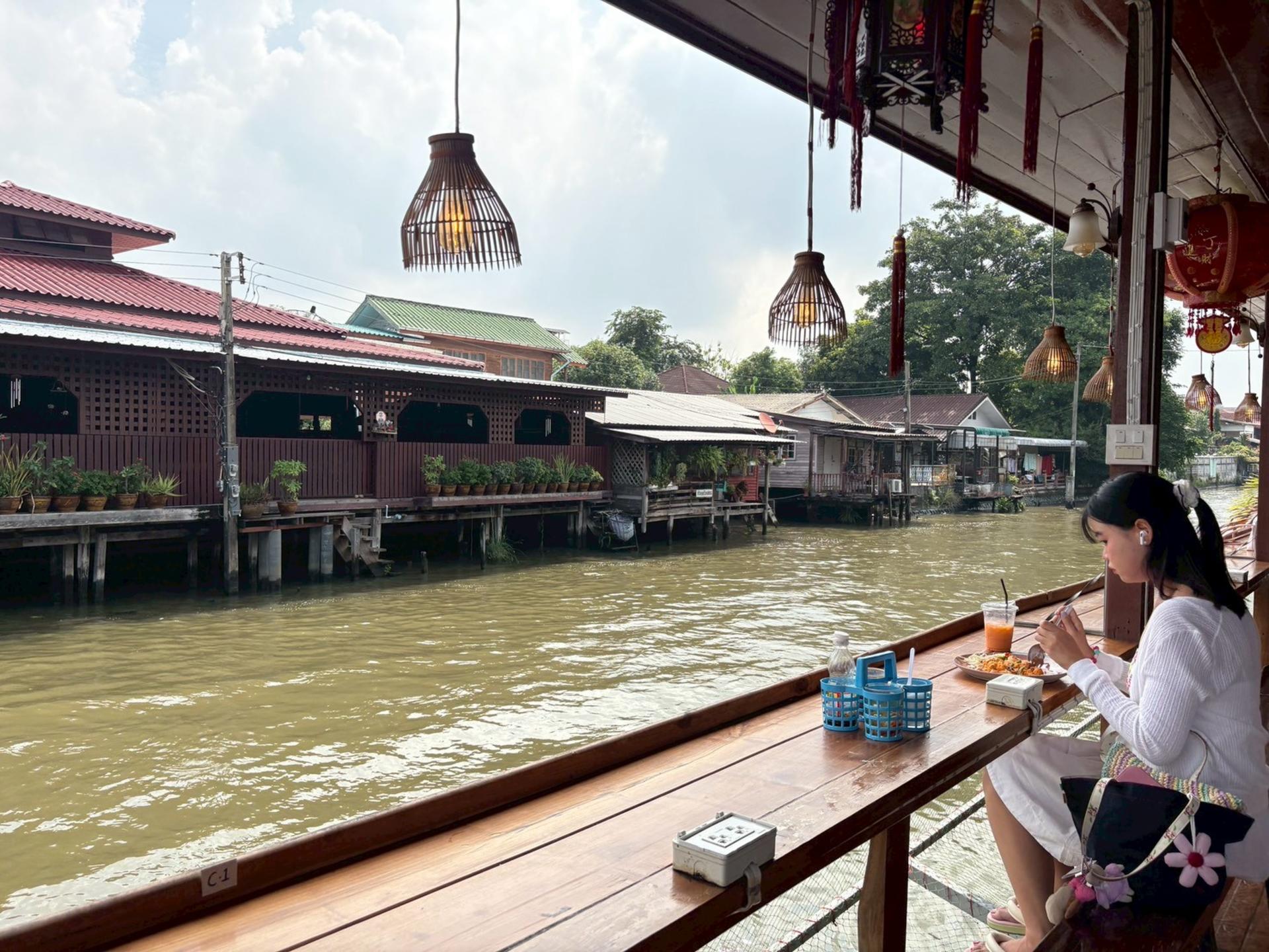 Bangkok Canals Hop-On Hop-Off Boat Tour - Thumbnail 9