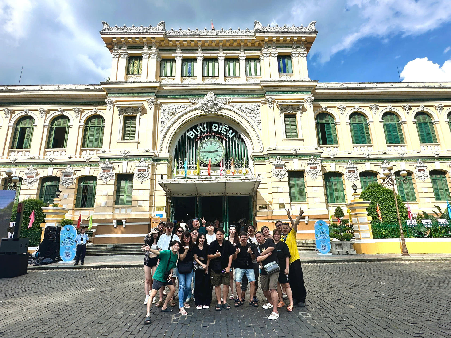 Tour Guide Service in Ho Chi Minh City - Thumbnail 2