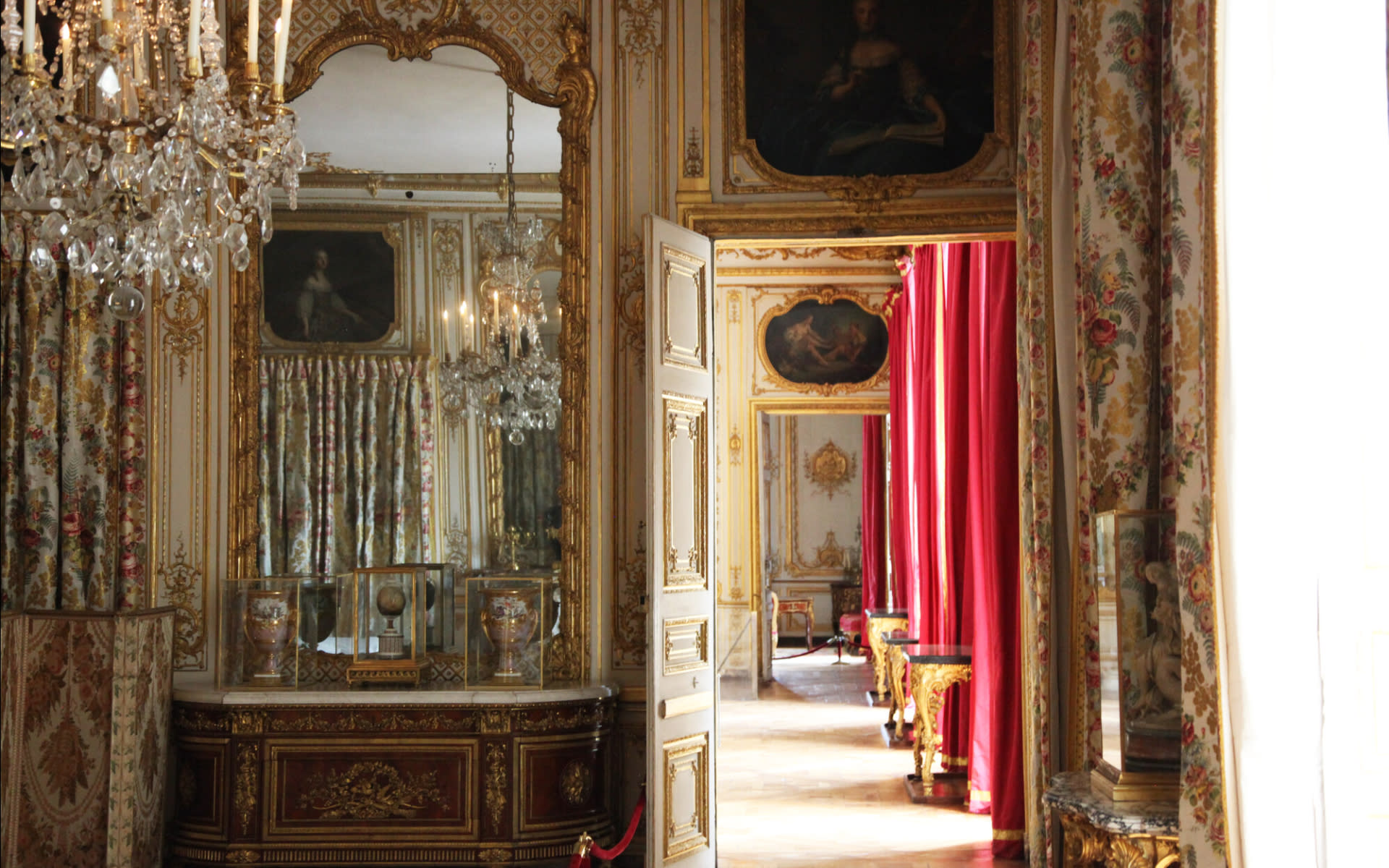 Versailles Palace Half-Day Guided Tour with King's Apartments - Thumbnail 4