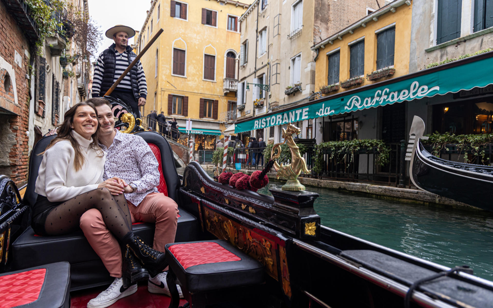 Venice Gondola Private Photography Experience - Thumbnail 2