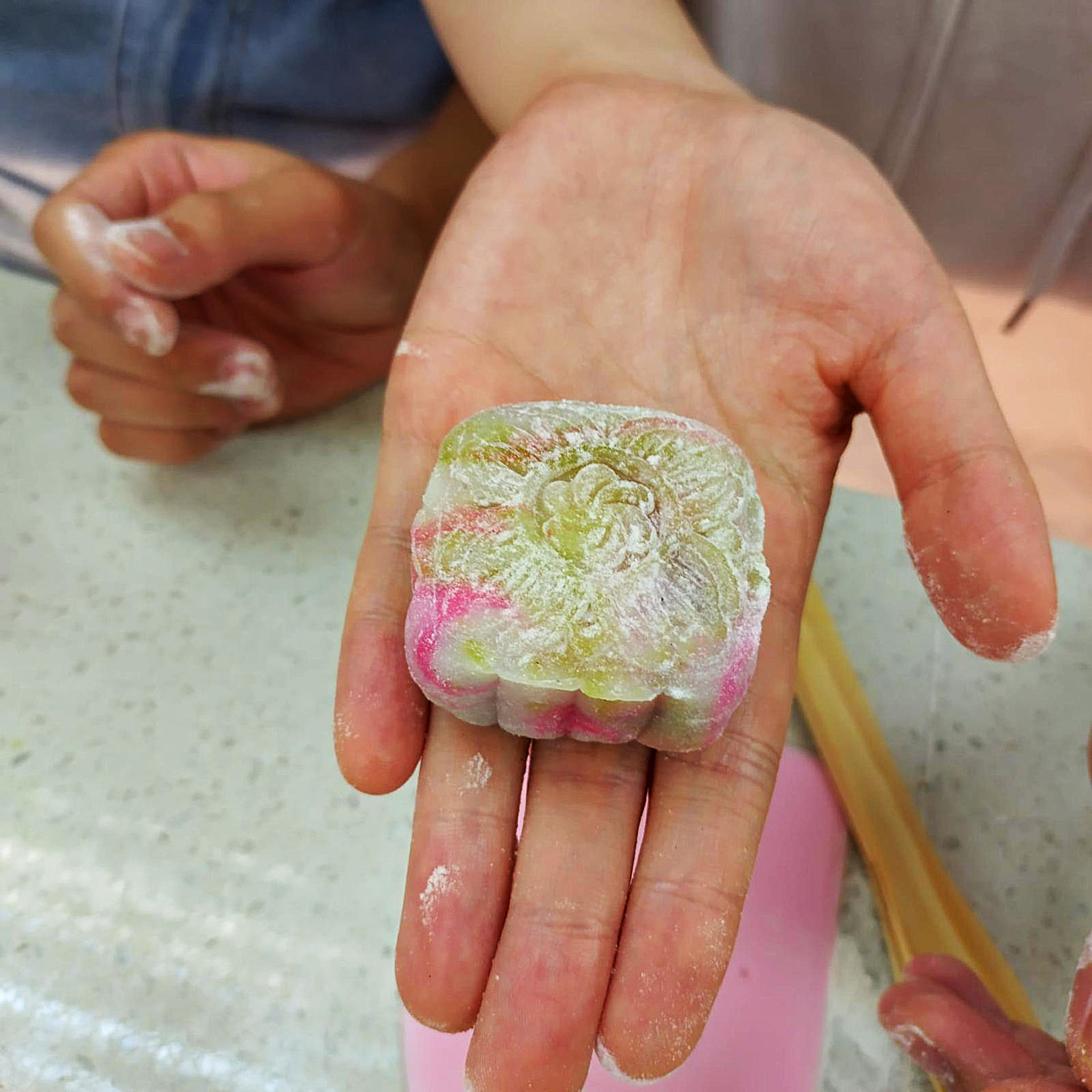 Tsim Sha Tsui [Traditional/Snow Skin] 6-Piece Vegetarian Mooncake Workshop - Choose Any Two  - Thumbnail 11