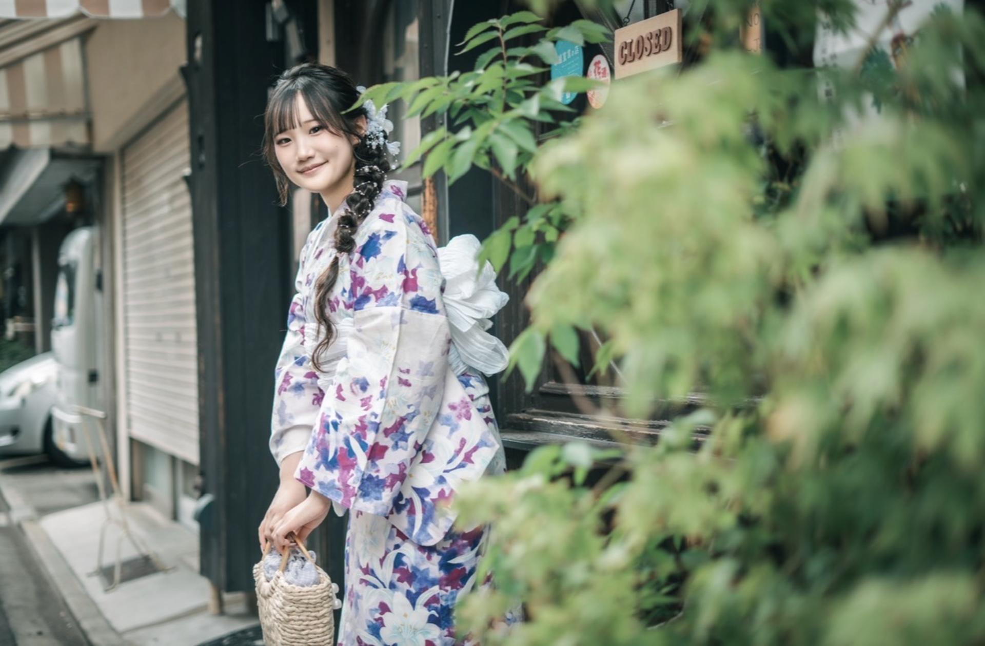 Asakusa Kimono Rental & Photography by KIMONO-U - Thumbnail 3