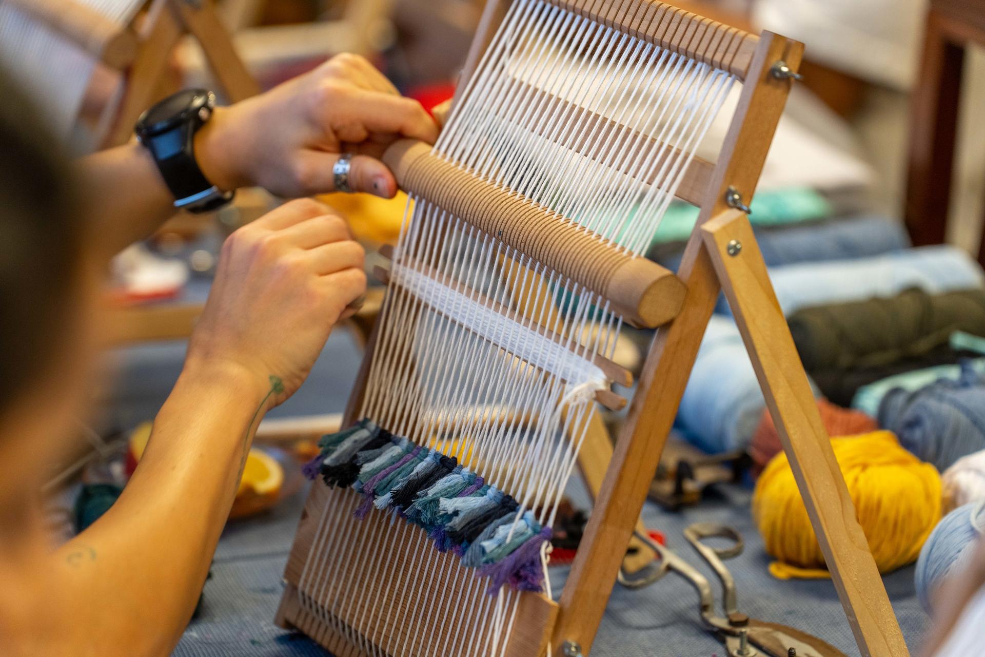 Istanbul: Turkish Carpet/Rug Weaving Workshop with Artisan - Image 1