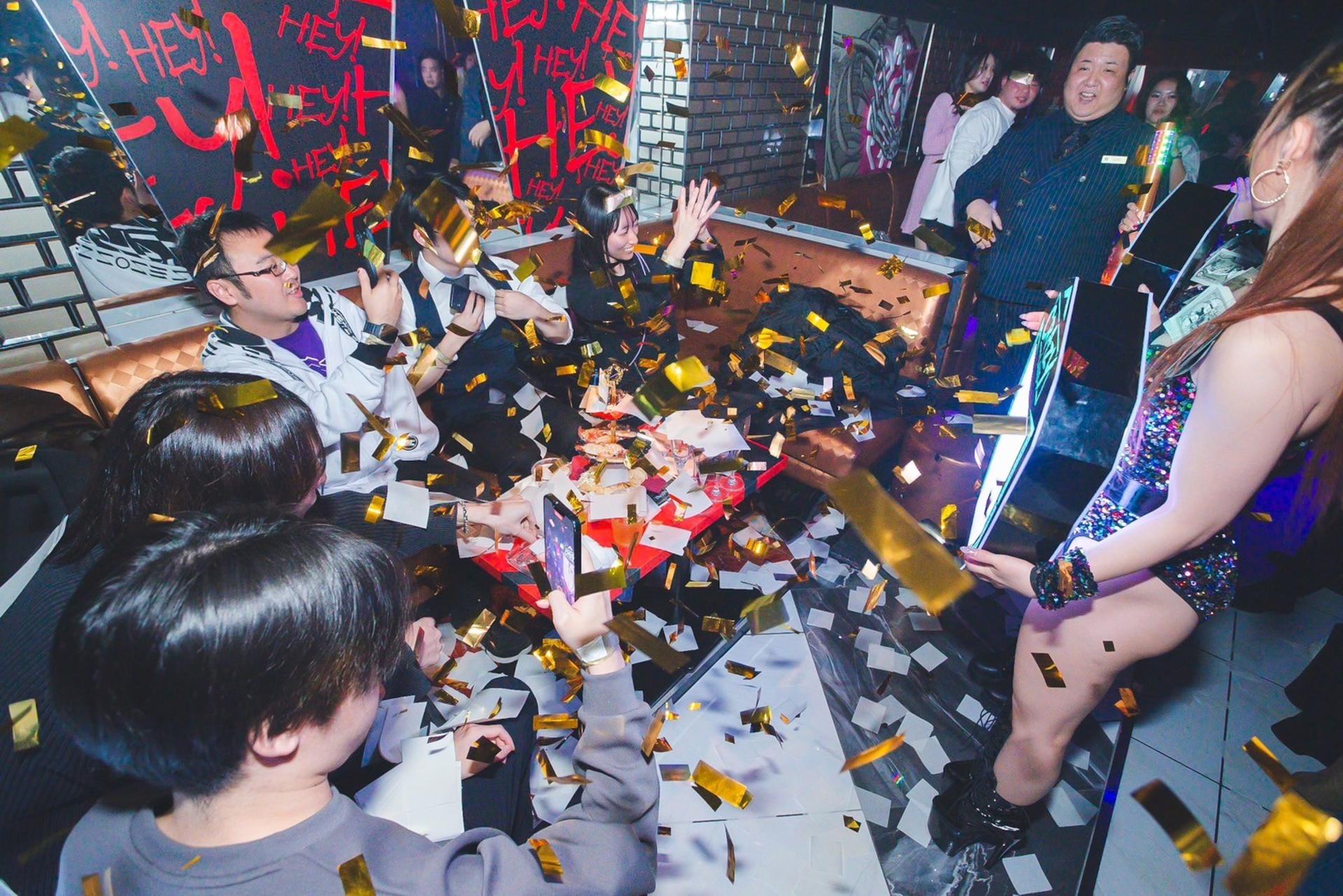 Osaka Shinsaibashi: CRAZY LAND by CHEVAL Nightclub Admission Ticket - Thumbnail 13