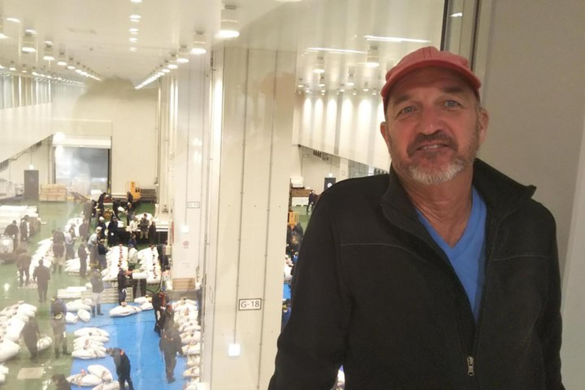 Toyosu Market Morning Tuna Auction and Tsukiji Food Tour with Guide - Thumbnail 3