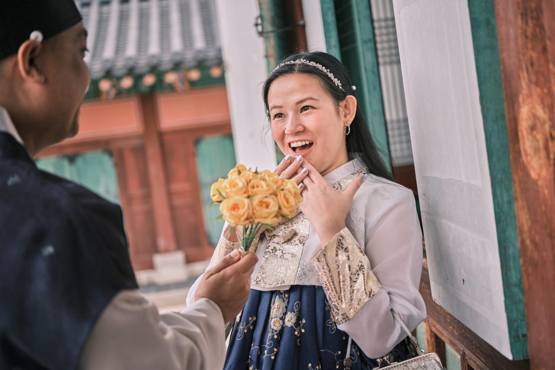 Cinematic Hanbok Photoshoot Experience - Thumbnail 38