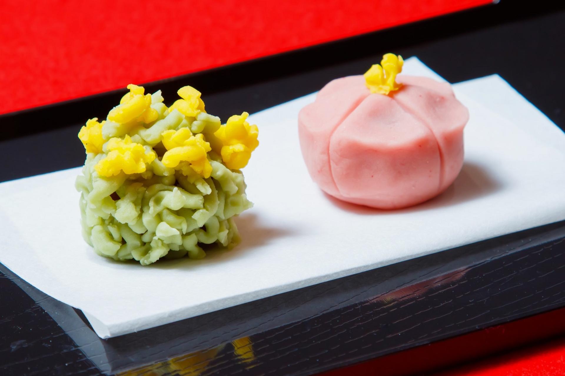 Traditional Japanese Sweets Making Workshop in Tokyo - Thumbnail 2