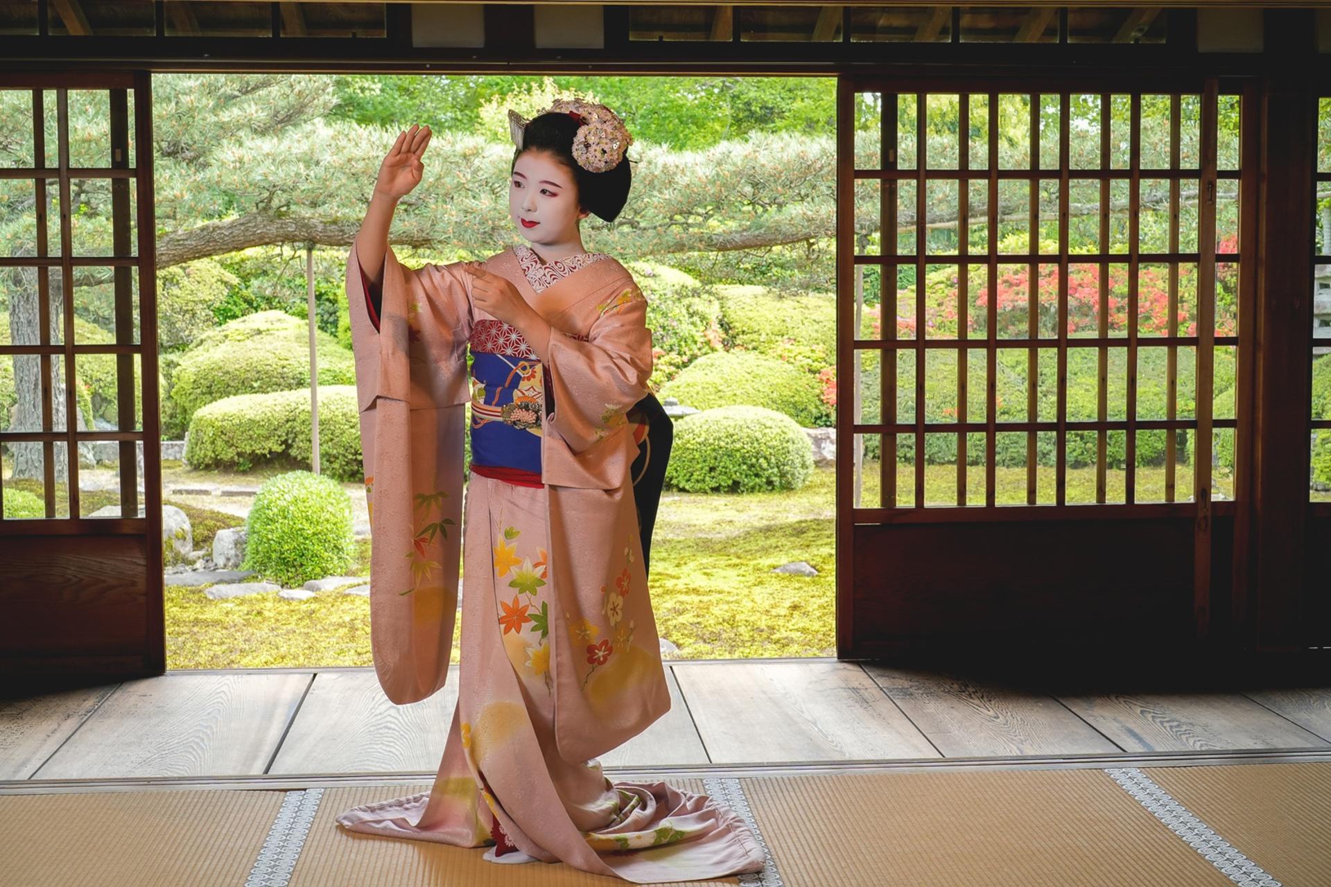 Kyoto Exclusive Temple Maiko Dance Zen Garden and Tea Experience - Thumbnail 19